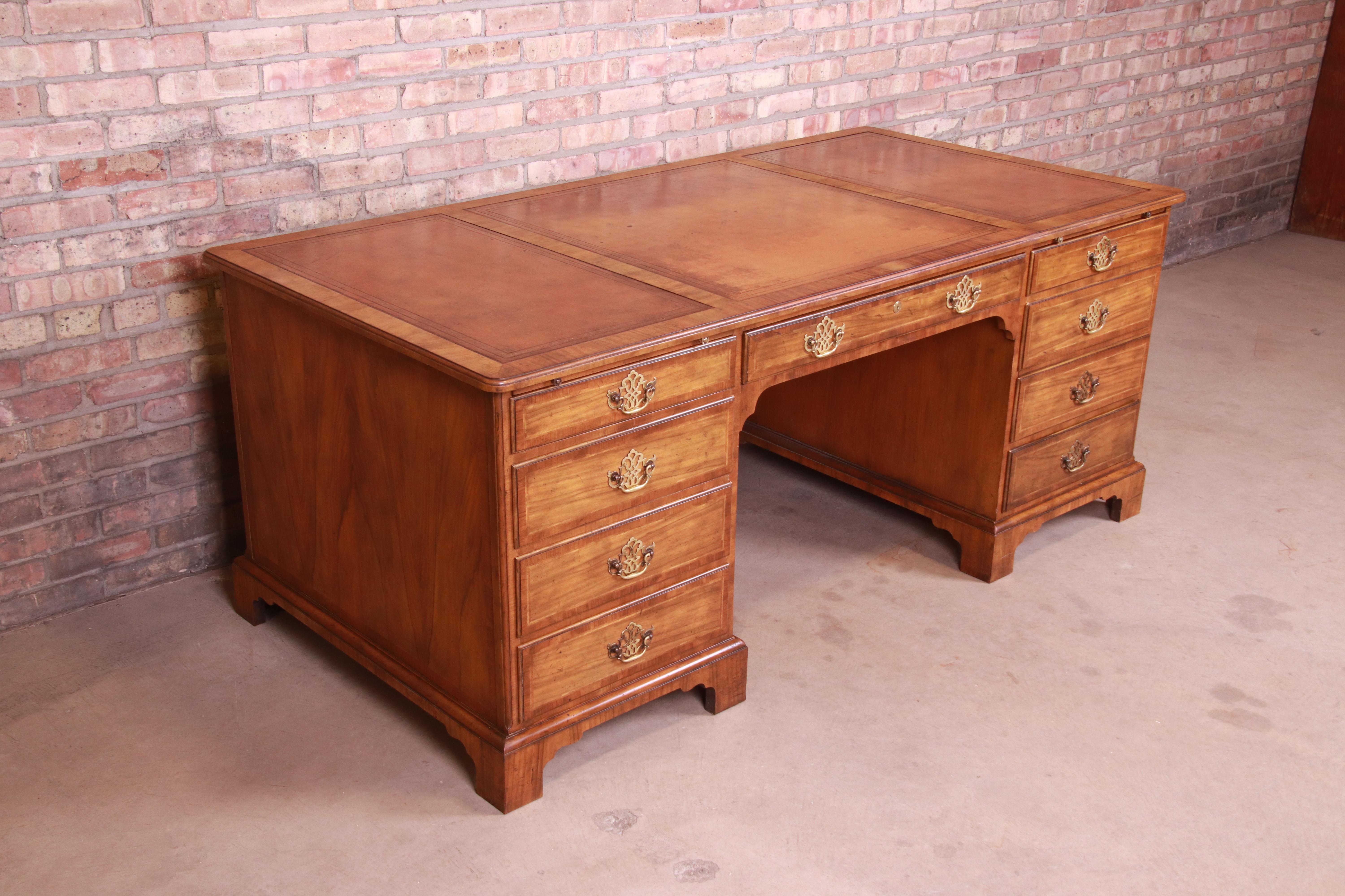 Baker Furniture Georgian Walnut Leather Top Executive Desk, 1950s In Good Condition For Sale In South Bend, IN