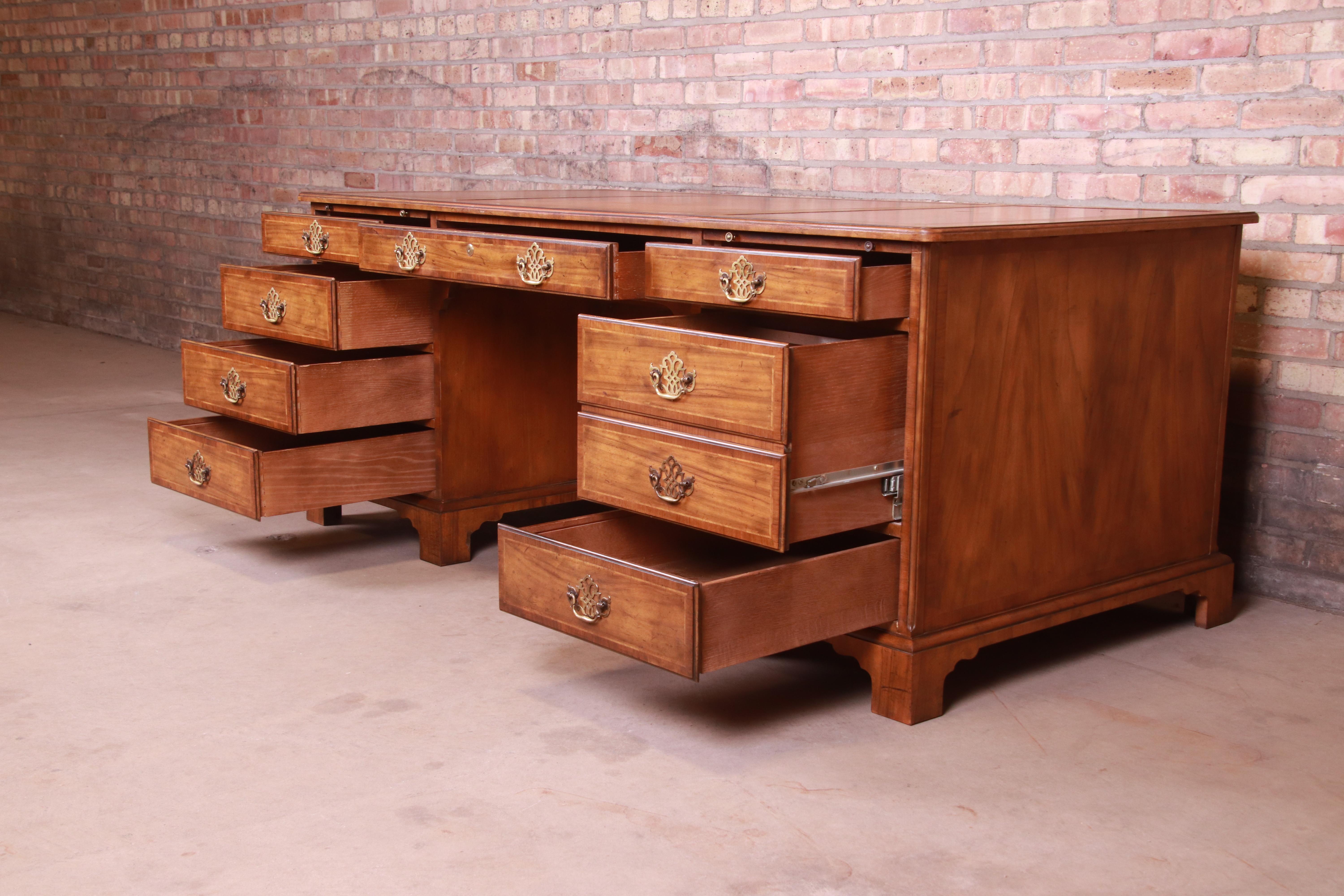 Baker Furniture Georgian Walnut Leather Top Executive Desk, 1950s For Sale 1