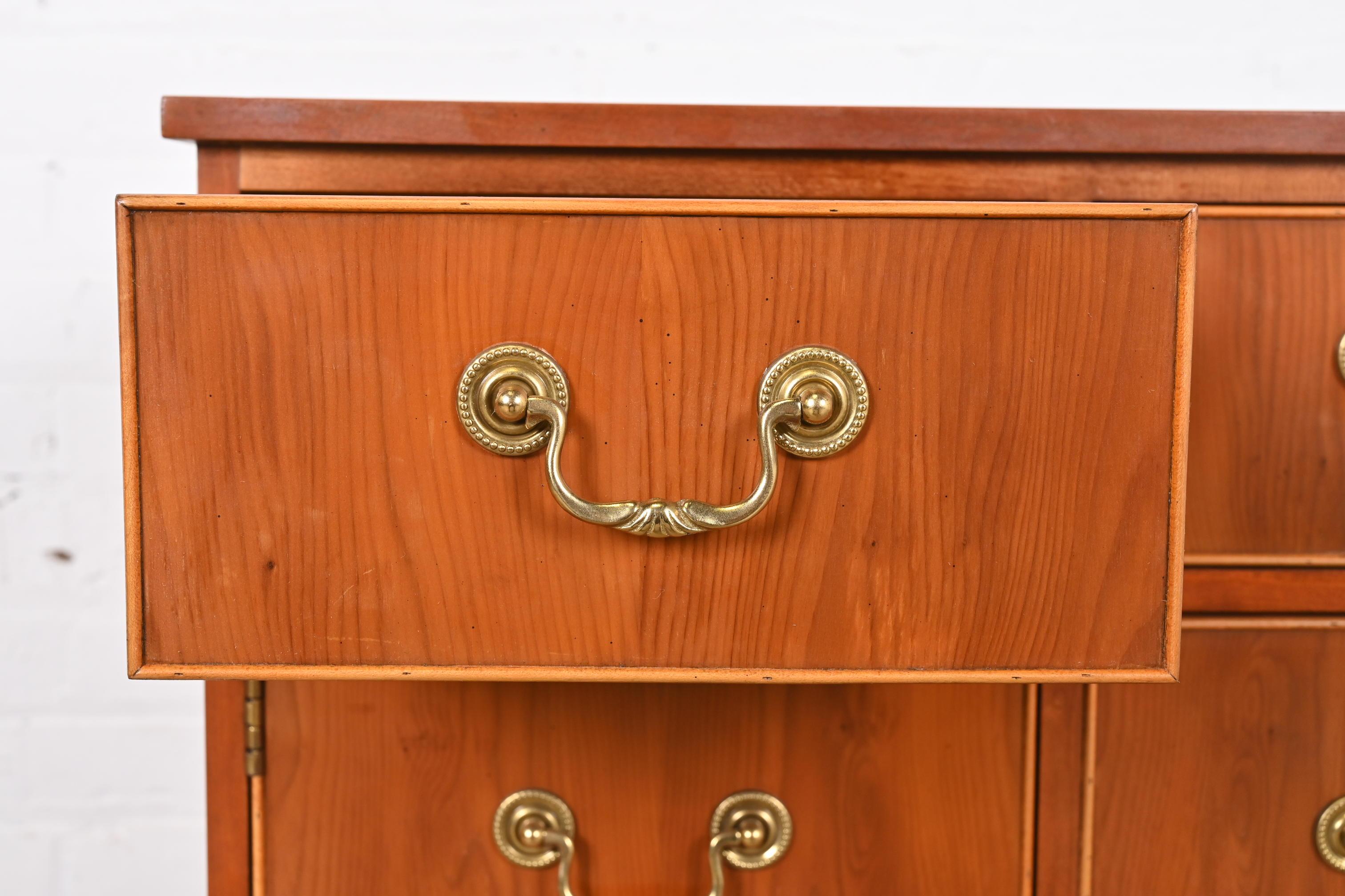 Ebony Baker Furniture Georgian Yew Wood Commode or Bachelor Chest For Sale
