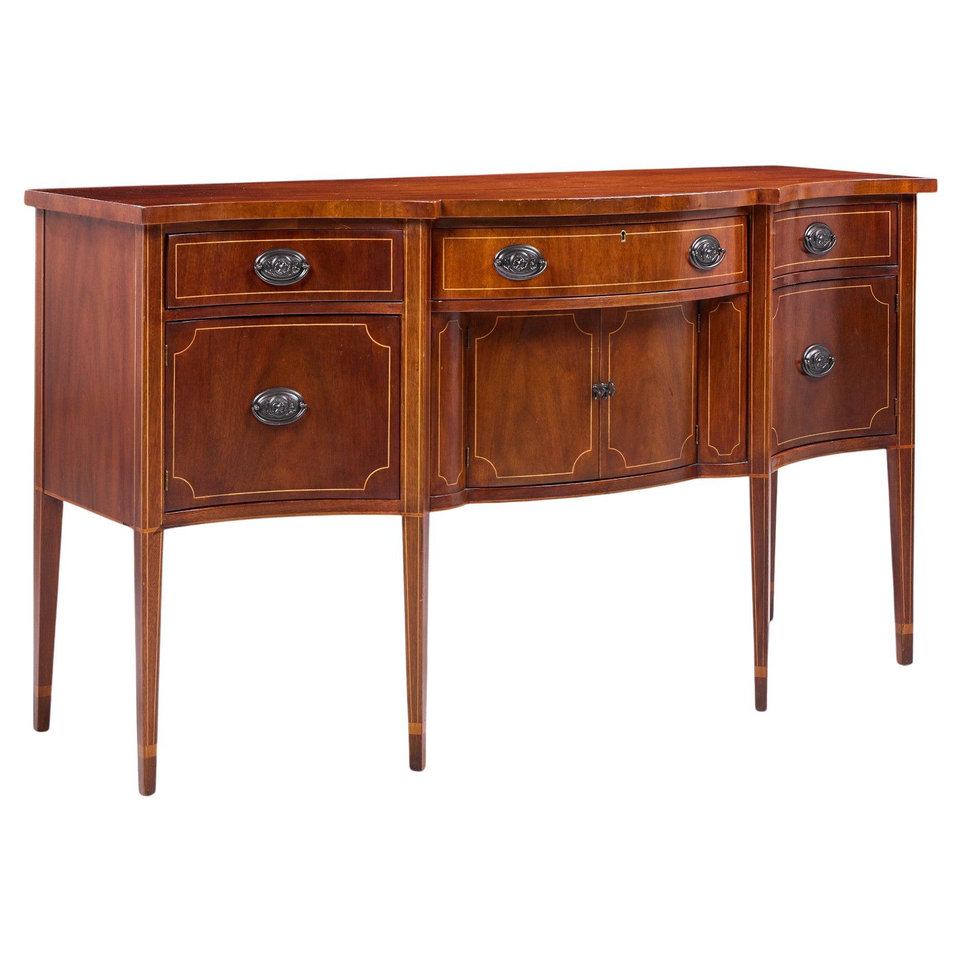 Baker Möbel Hepplewhite Mahagoni Bow Front Sideboard Credenza im Angebot