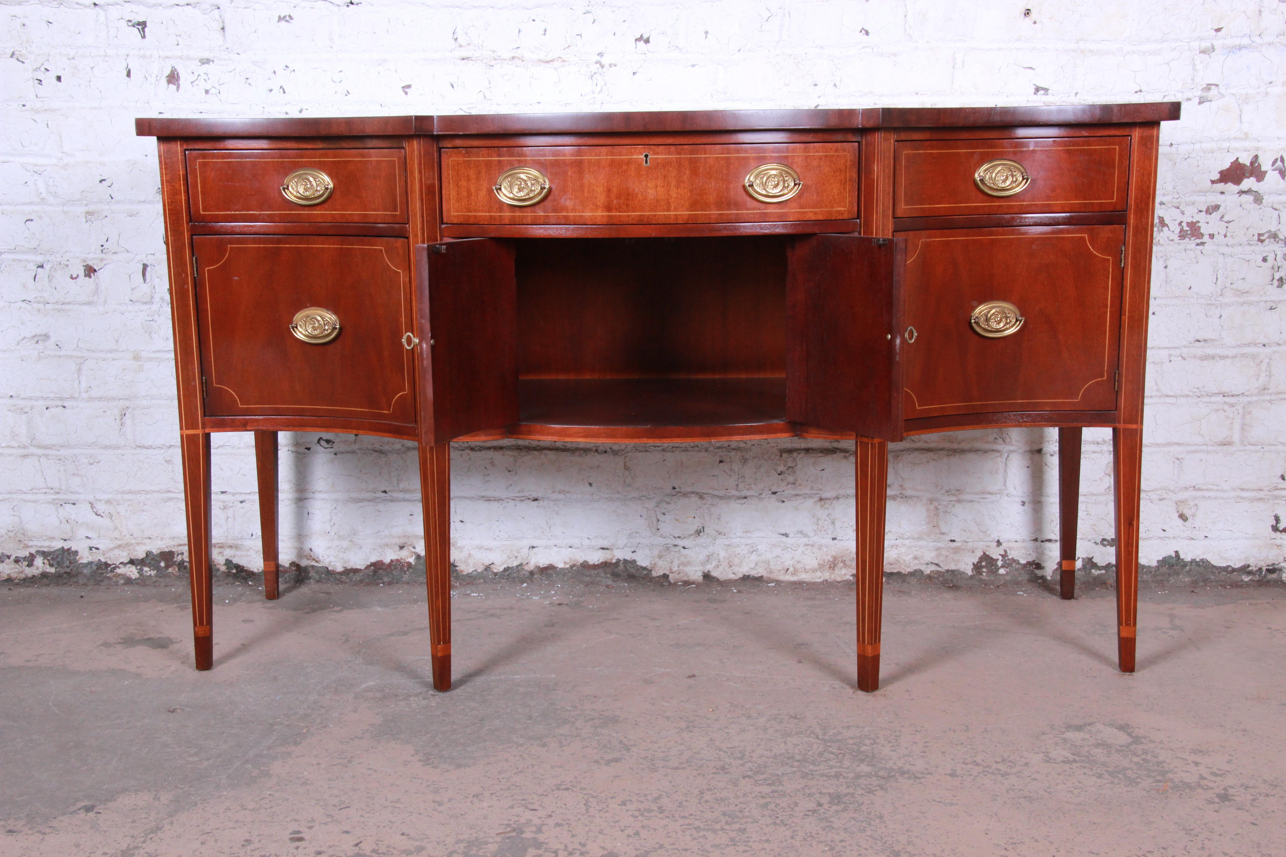 Baker Furniture Hepplewhite Style Inlaid Mahogany Bow Front Sideboard Credenza In Good Condition In South Bend, IN