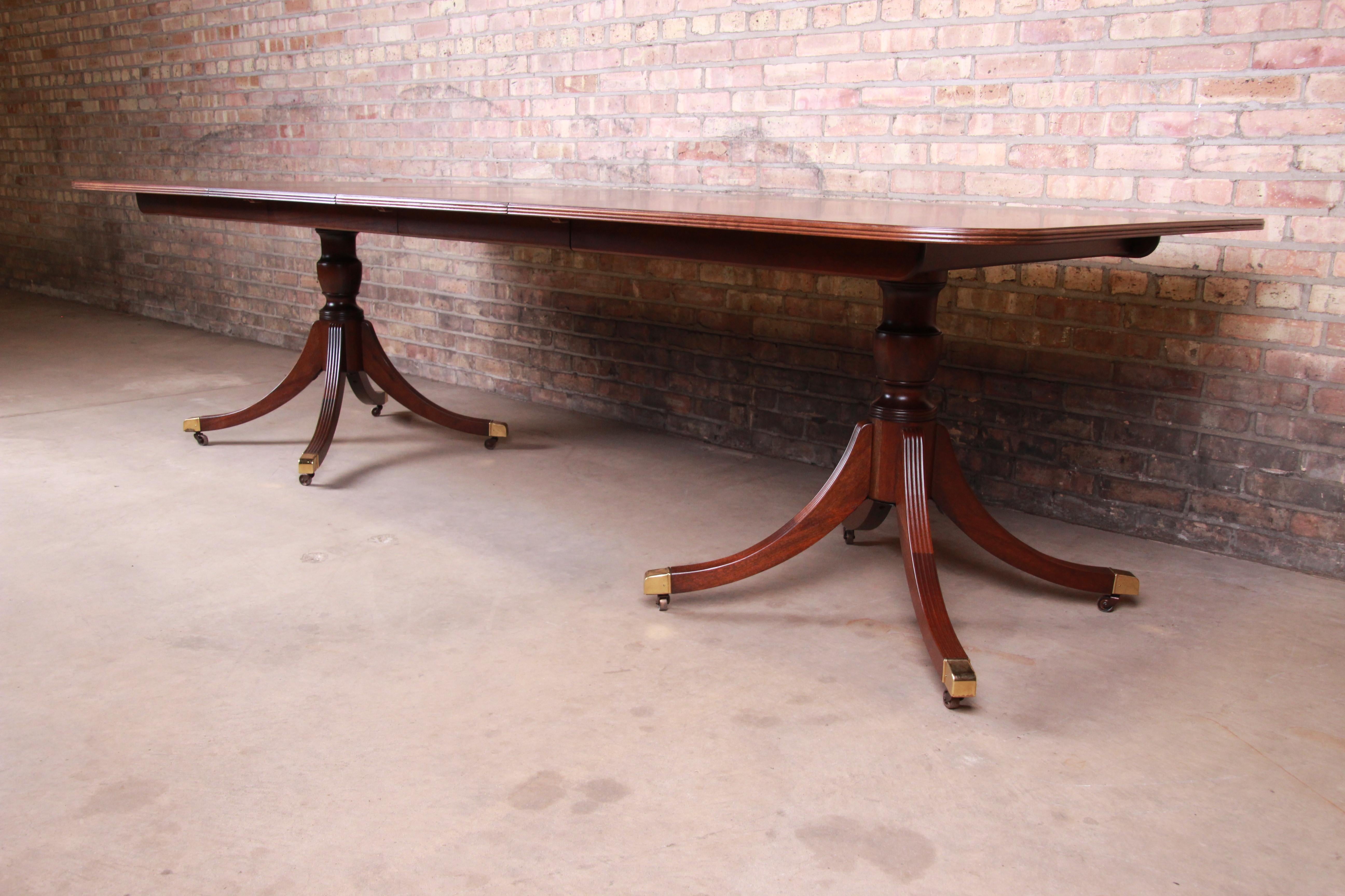American Baker Furniture Historic Charleston Banded Mahogany Dining Table, Newly Restored