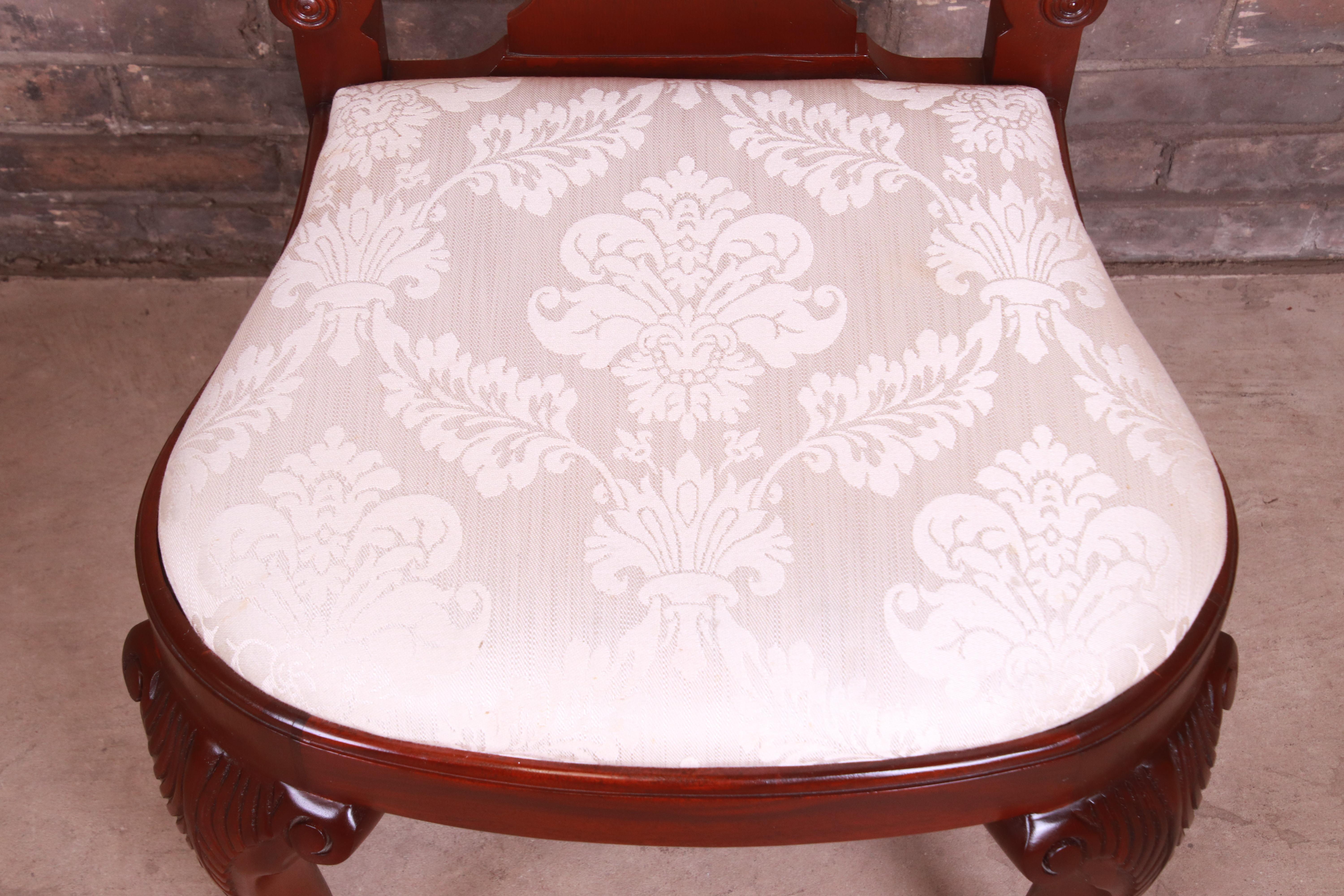 Baker Furniture Historische Charleston-Esszimmerstühle aus geschnitztem Mahagoni, Sechser-Set im Angebot 4