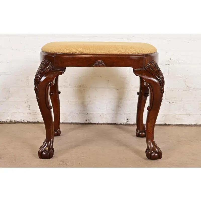 Baker Furniture Historic Charleston Chippendale Mahogany sculpté Tabouret ou Ottoman en vente 4
