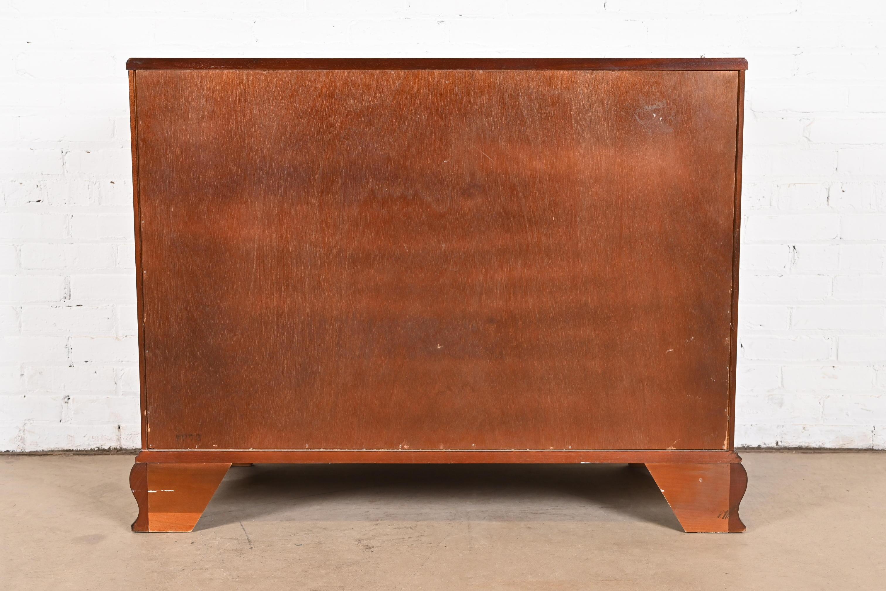 Baker Furniture Historic Charleston Chippendale Mahogany Serpentine Dresser For Sale 7
