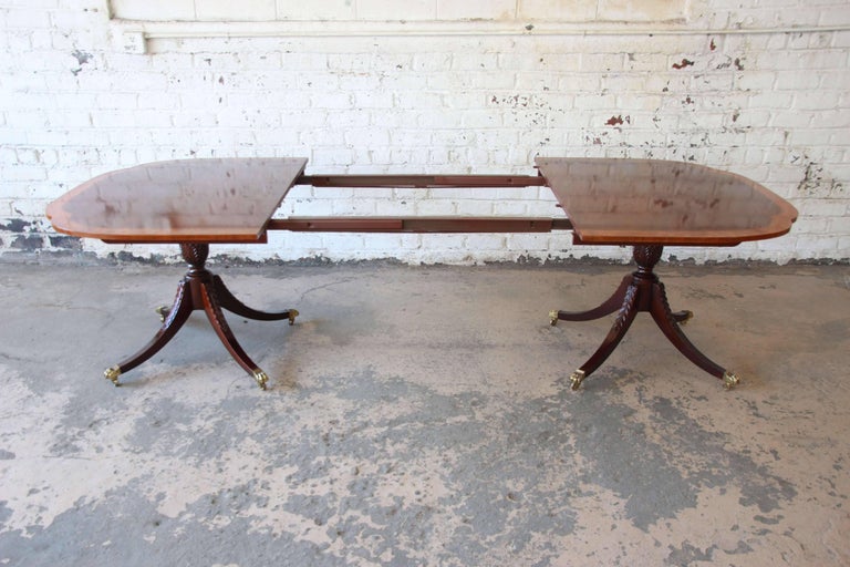 Baker Furniture Historic Charleston Collection Banded Mahogany Dining