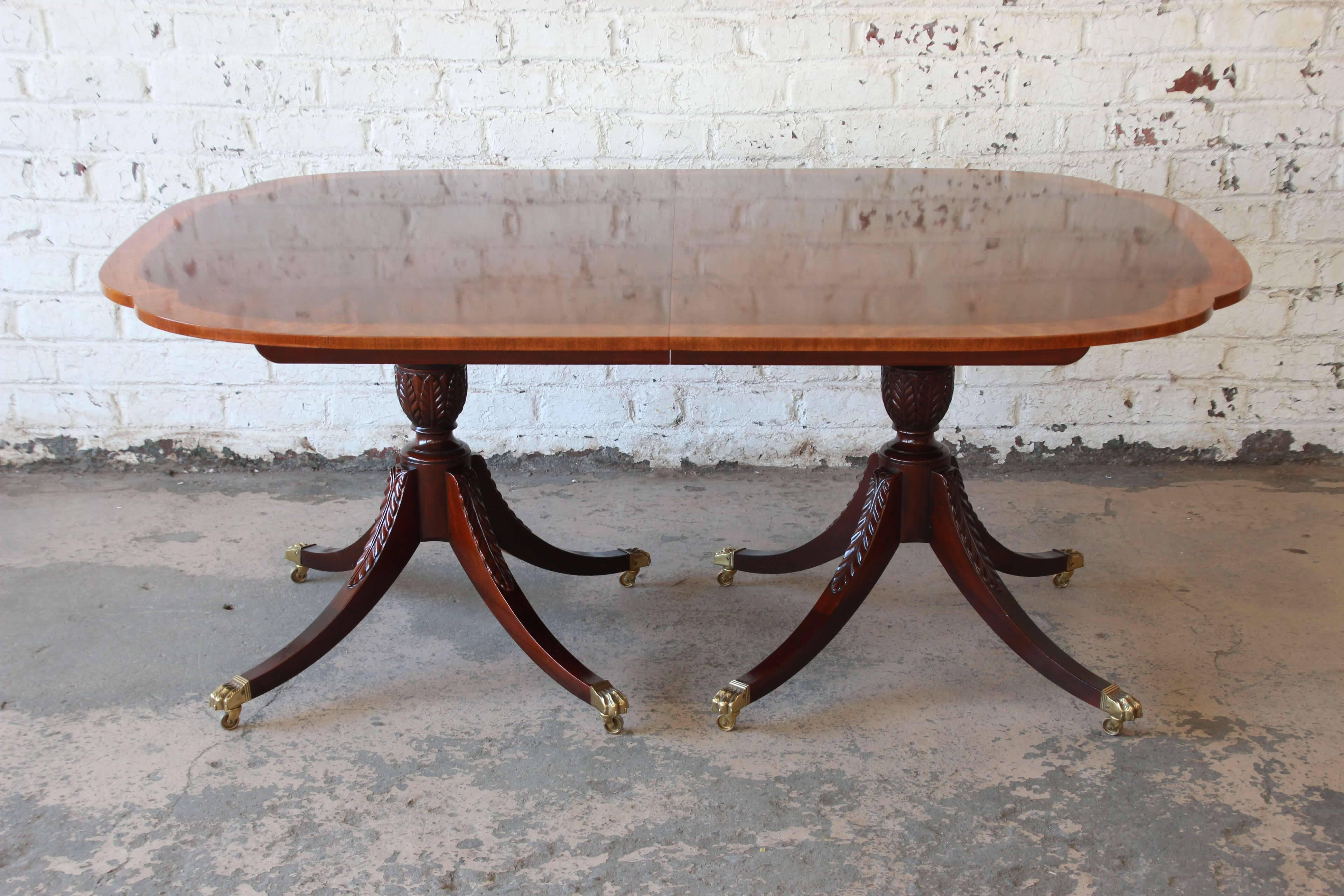 Georgian Baker Furniture Historic Charleston Collection Banded Mahogany Dining Table