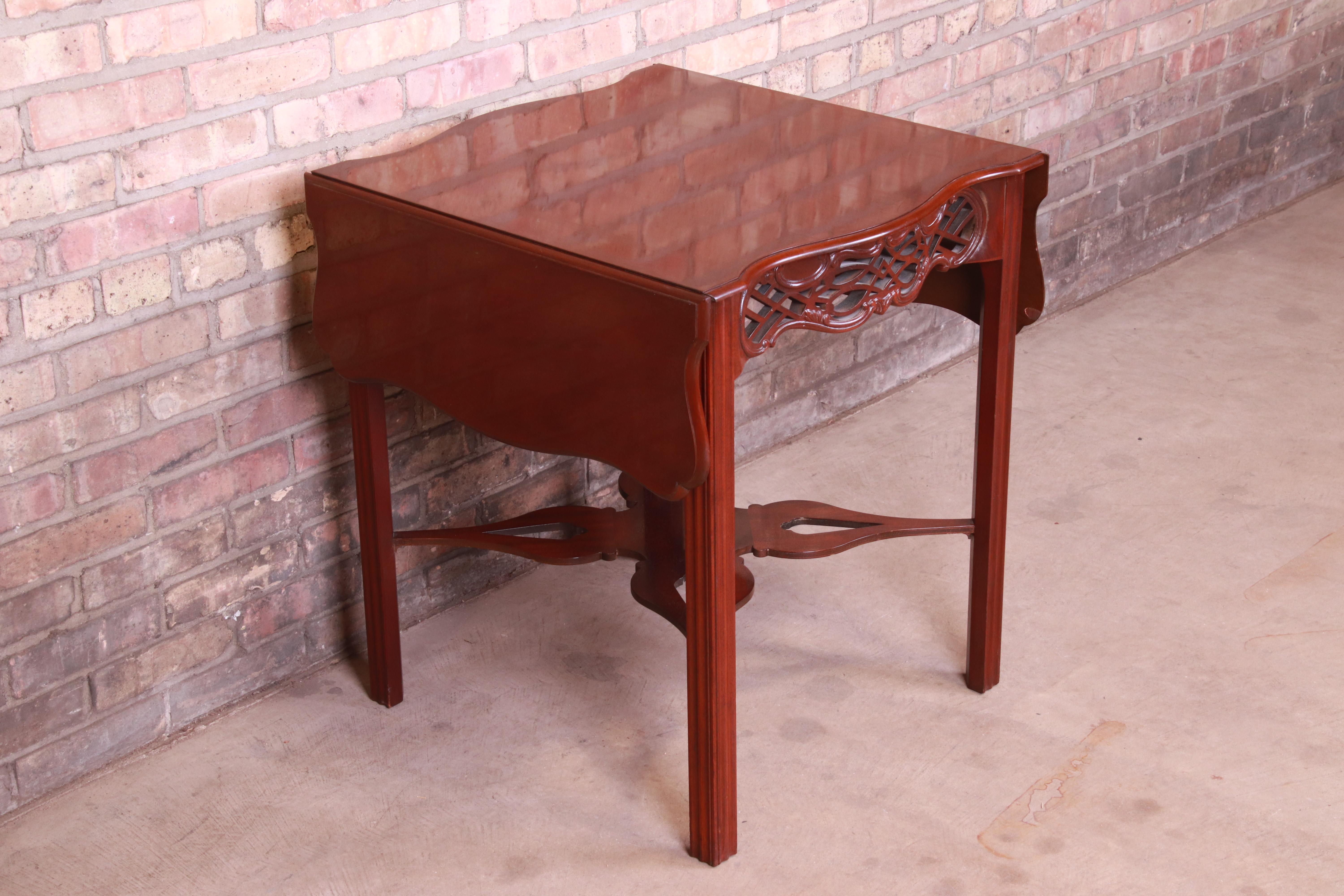 20th Century Baker Furniture Historic Charleston Collection Carved Mahogany Pembroke Table For Sale