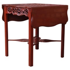 Baker Furniture Colección Charleston Histórico Mesa Pembroke de caoba tallada