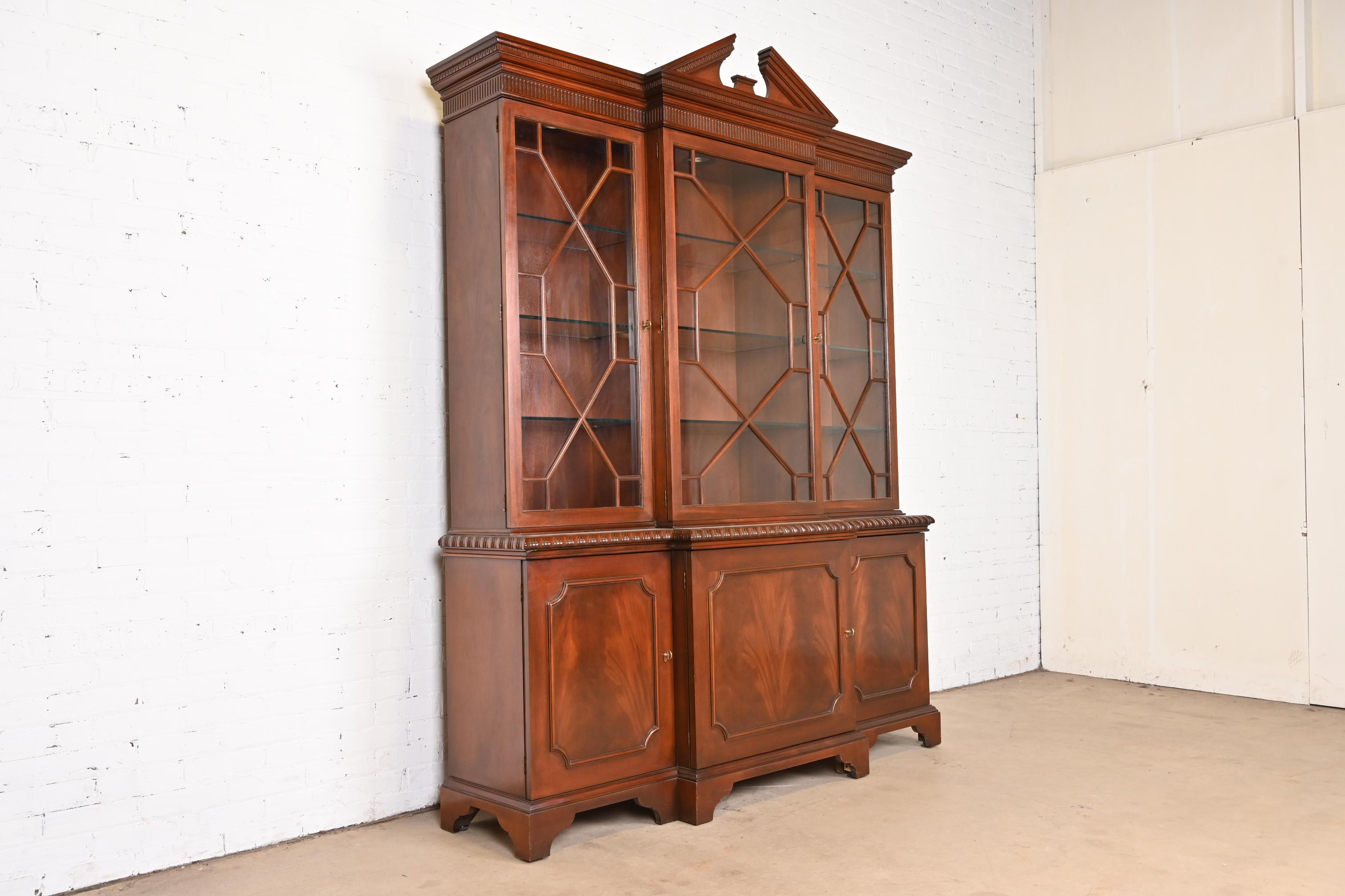 American Baker Furniture Historic Charleston Flame Mahogany Breakfront Bookcase Cabinet For Sale