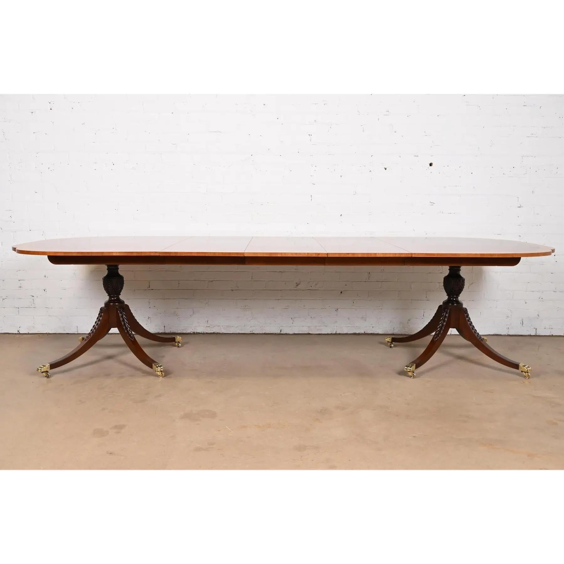 Americano Tavolo da pranzo Baker Furniture Historic Charleston Georgian Banded Flame Mahogany