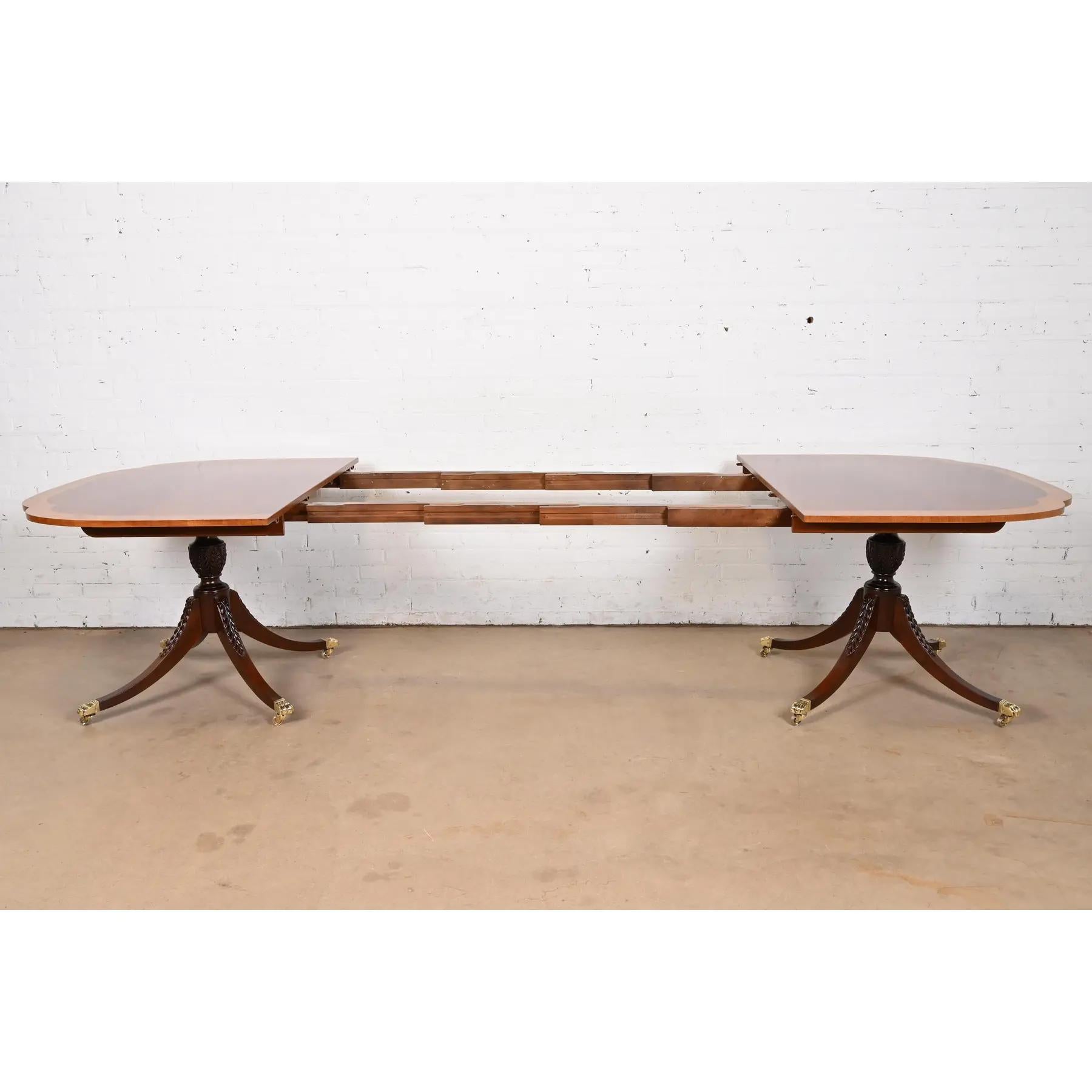 Ottone Tavolo da pranzo Baker Furniture Historic Charleston Georgian Banded Flame Mahogany