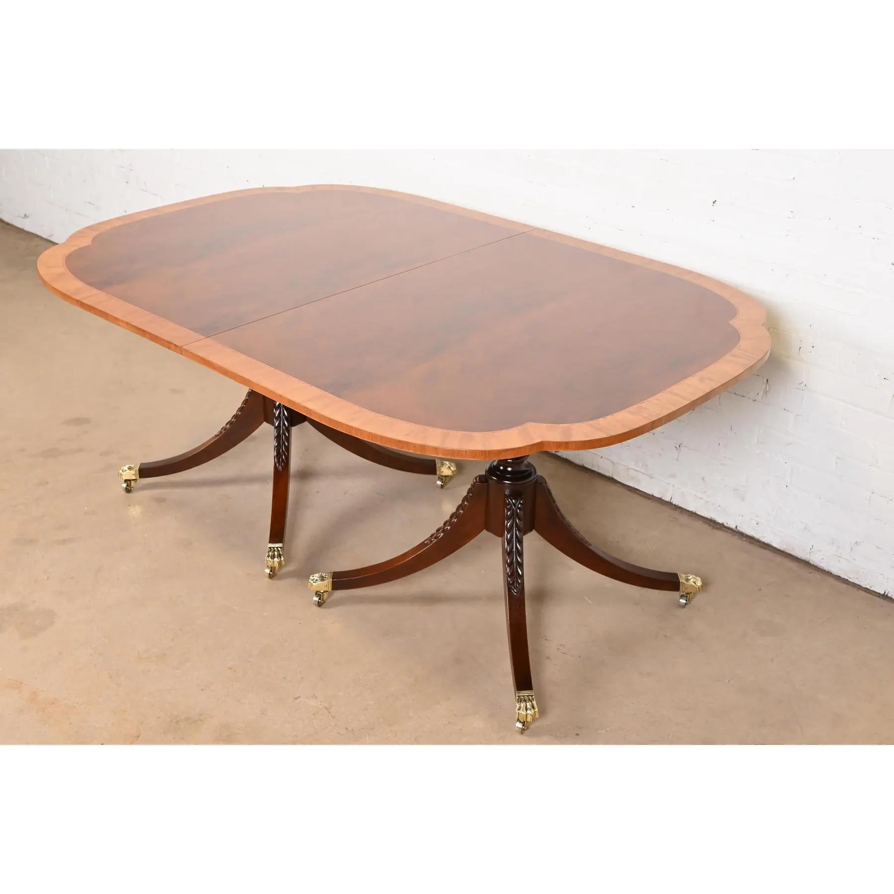 Tavolo da pranzo Baker Furniture Historic Charleston Georgian Banded Flame Mahogany 2