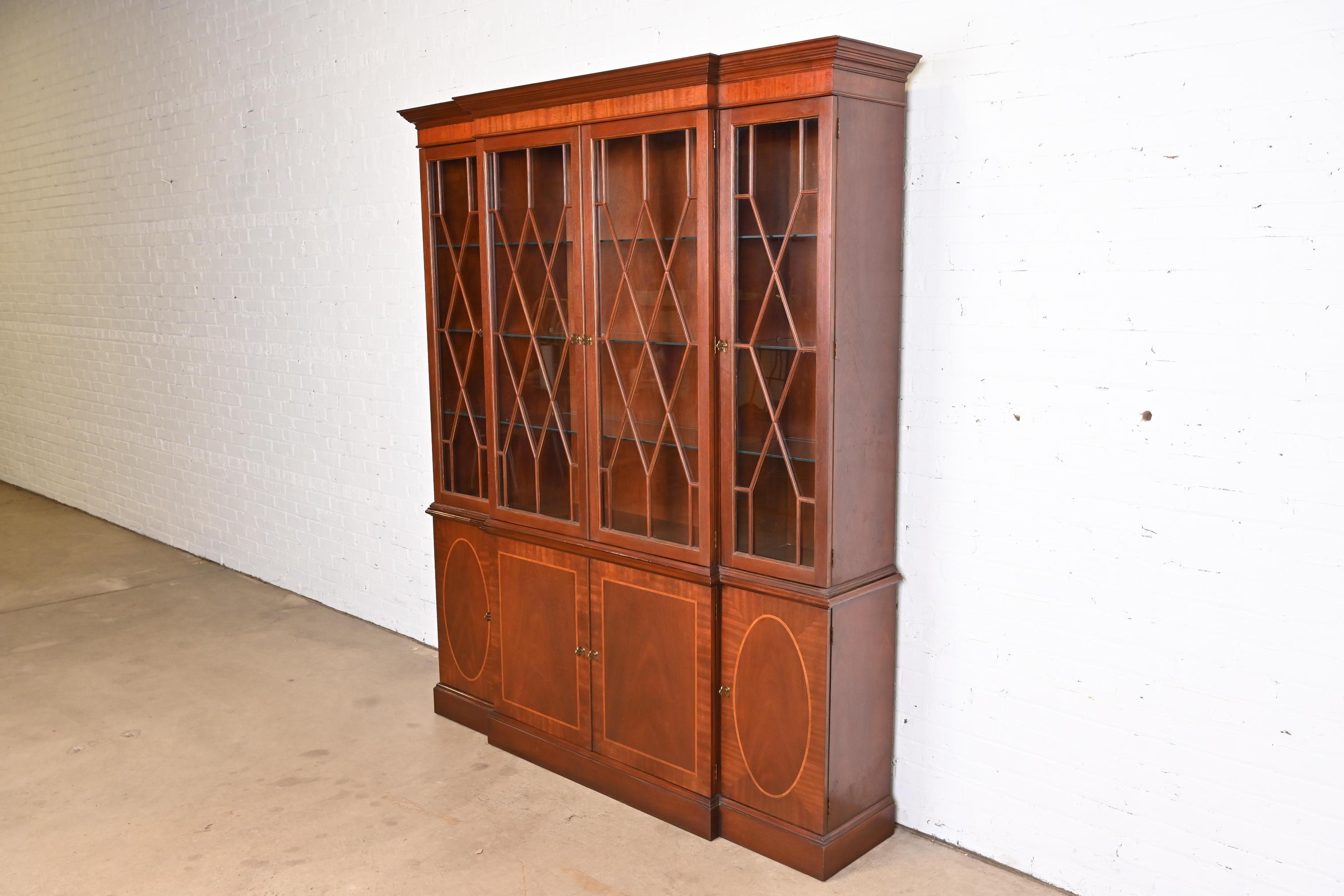 Baker Furniture Historic Charleston Georgian Breakfront Bookcase Cabinet In Good Condition In South Bend, IN