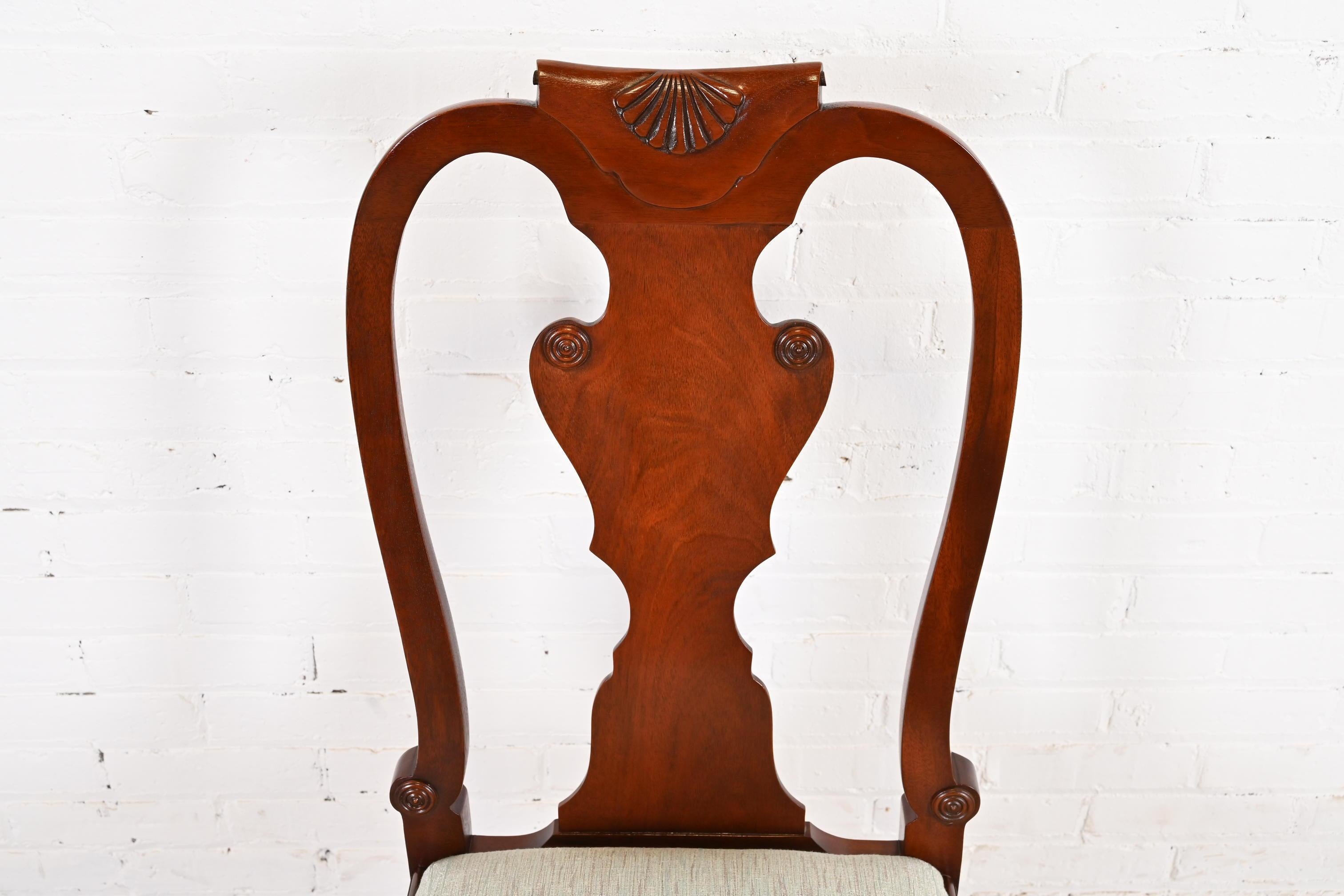 Baker Furniture Historic Charleston Georgian Carved Mahogany Dining Chairs For Sale 2