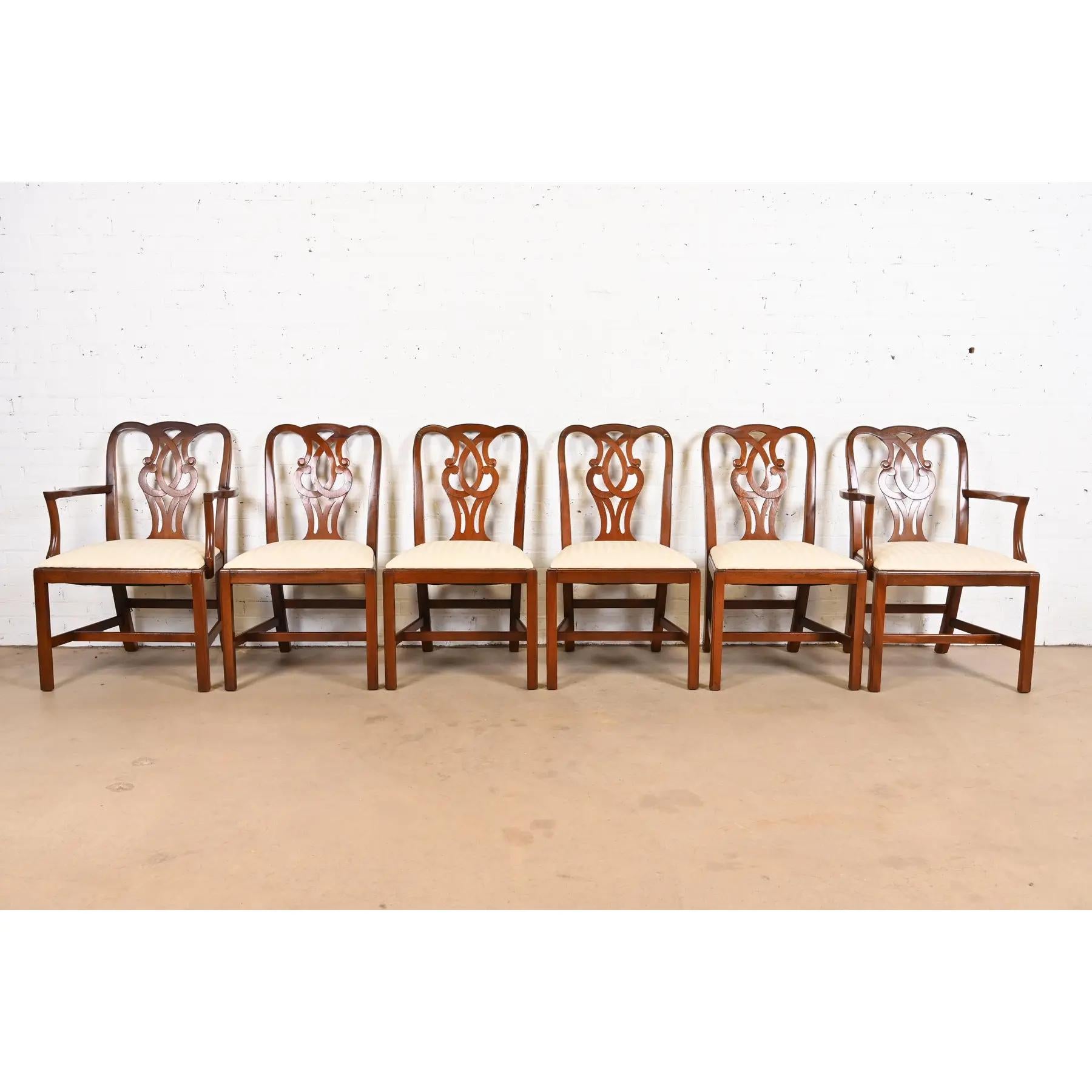 Baker Furniture Historic Charleston Georgian Carved Mahogany Dining Chairs, Six In Good Condition In South Bend, IN