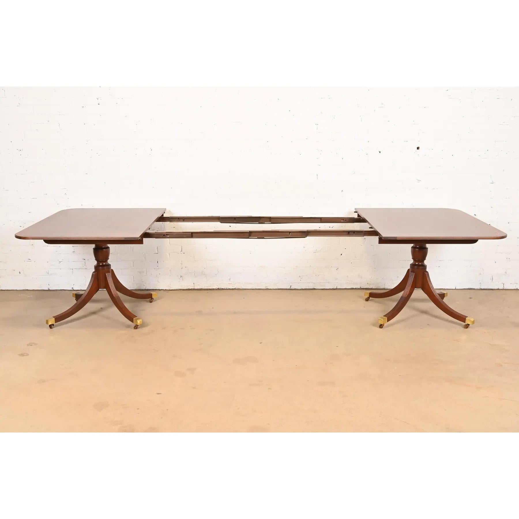 Brass Baker Furniture Historic Charleston Georgian Dining Table, Newly Refinished For Sale