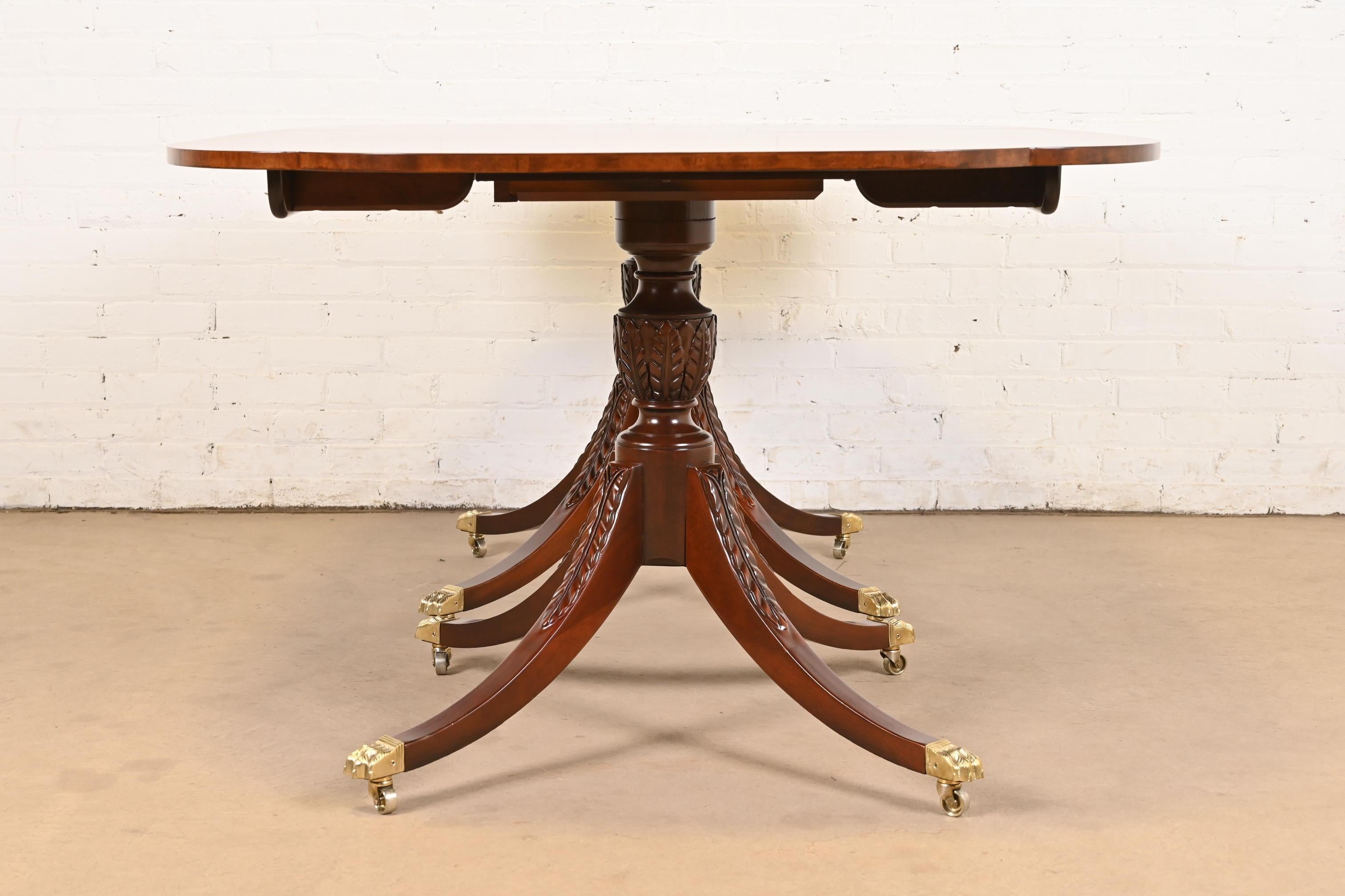 Baker Furniture Historic Charleston Georgian Dining Table, Newly Refinished For Sale 5