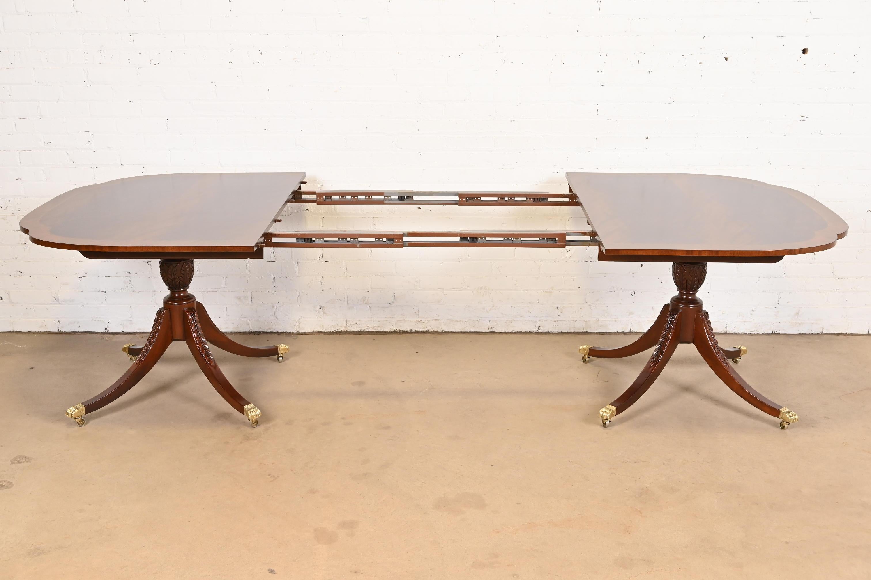 Baker Furniture Historic Charleston Georgian Dining Table, Newly Refinished For Sale 1