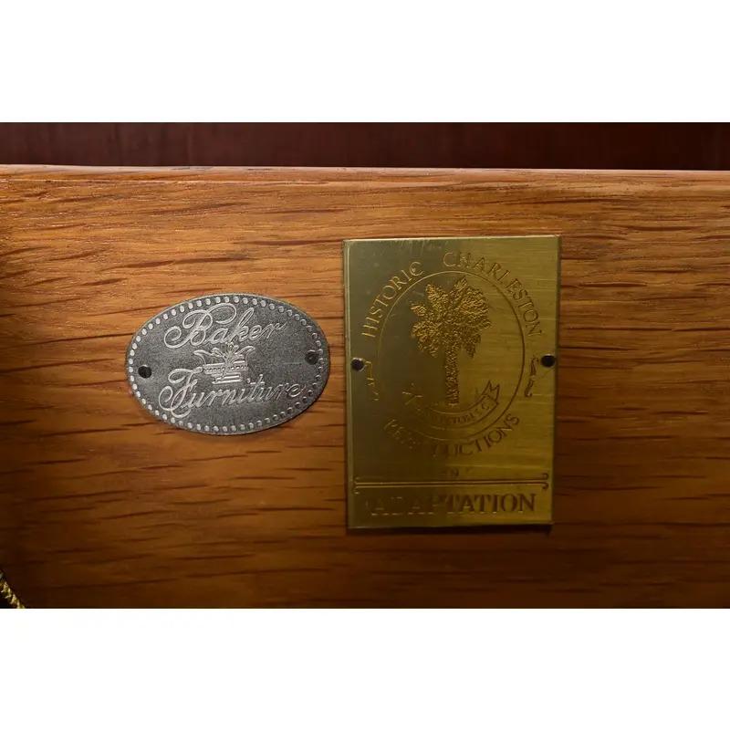 Baker Furniture Historic Charleston Georgian Flame Mahogany Breakfront Sideboard in vendita 4