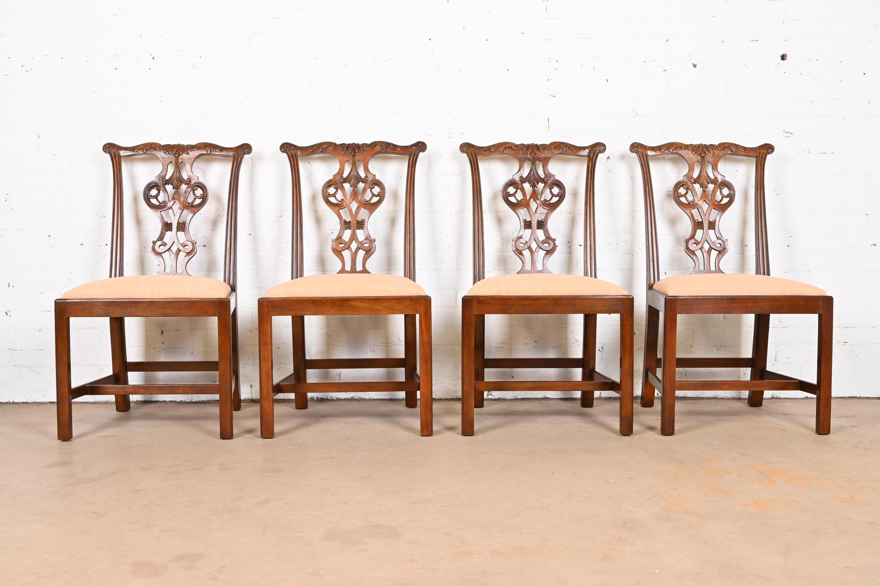 Chippendale Baker Furniture Sedie da pranzo in mogano georgiano di Charleston, set di 4 pezzi in vendita