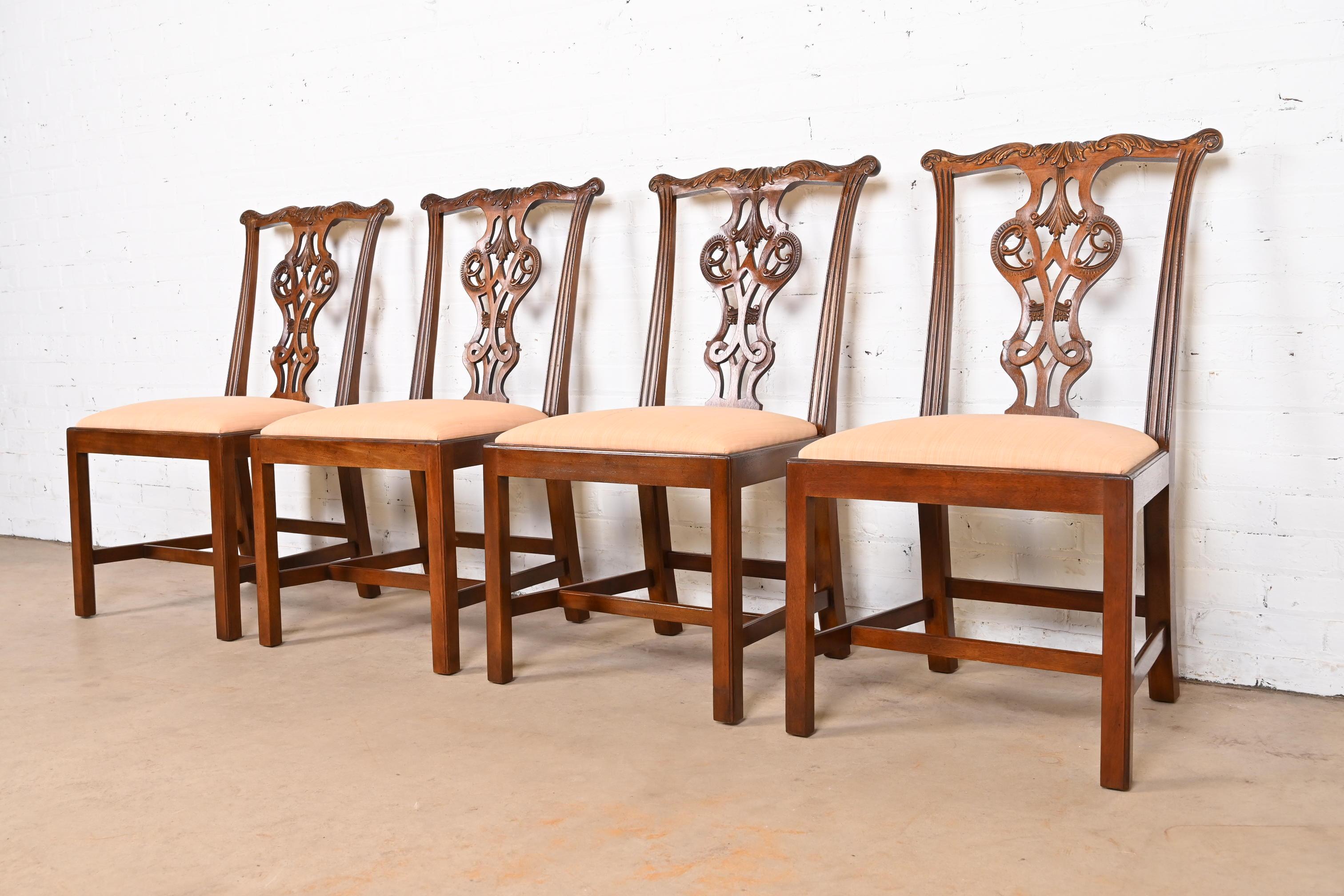 Baker Furniture Sedie da pranzo in mogano georgiano di Charleston, set di 4 pezzi In condizioni buone in vendita a South Bend, IN