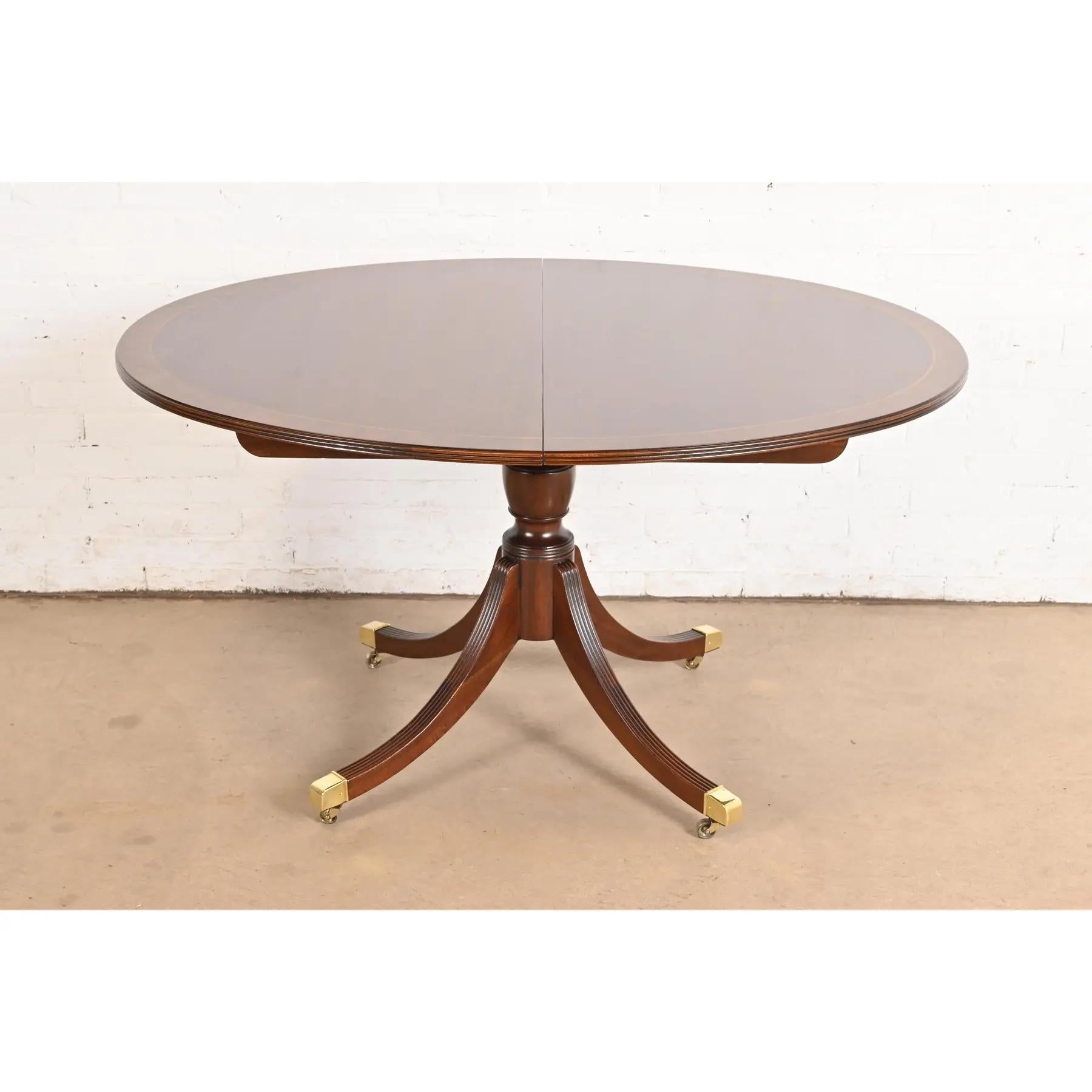 Baker Furniture Historic Charleston Georgian Mahogany Dining Table, Refinished For Sale 5