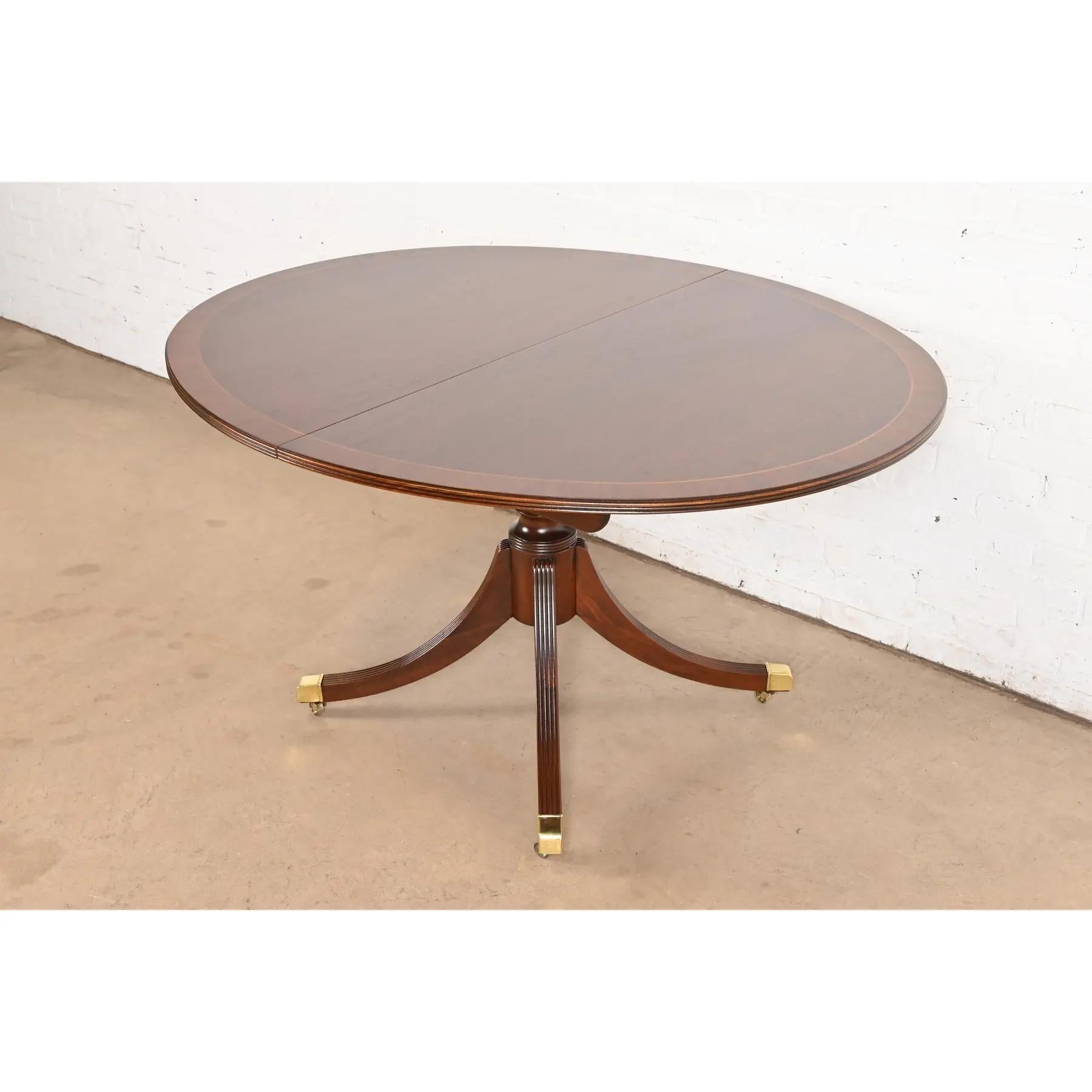Baker Furniture Historic Charleston Georgian Mahogany Dining Table, Refinished For Sale 6