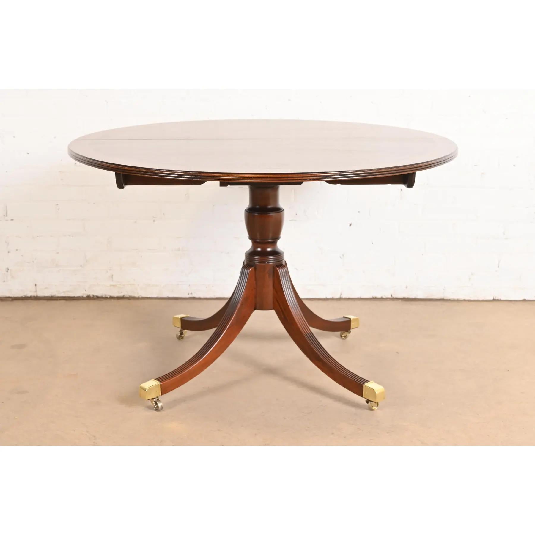 Baker Furniture Historic Charleston Georgian Mahogany Dining Table, Refinished For Sale 8