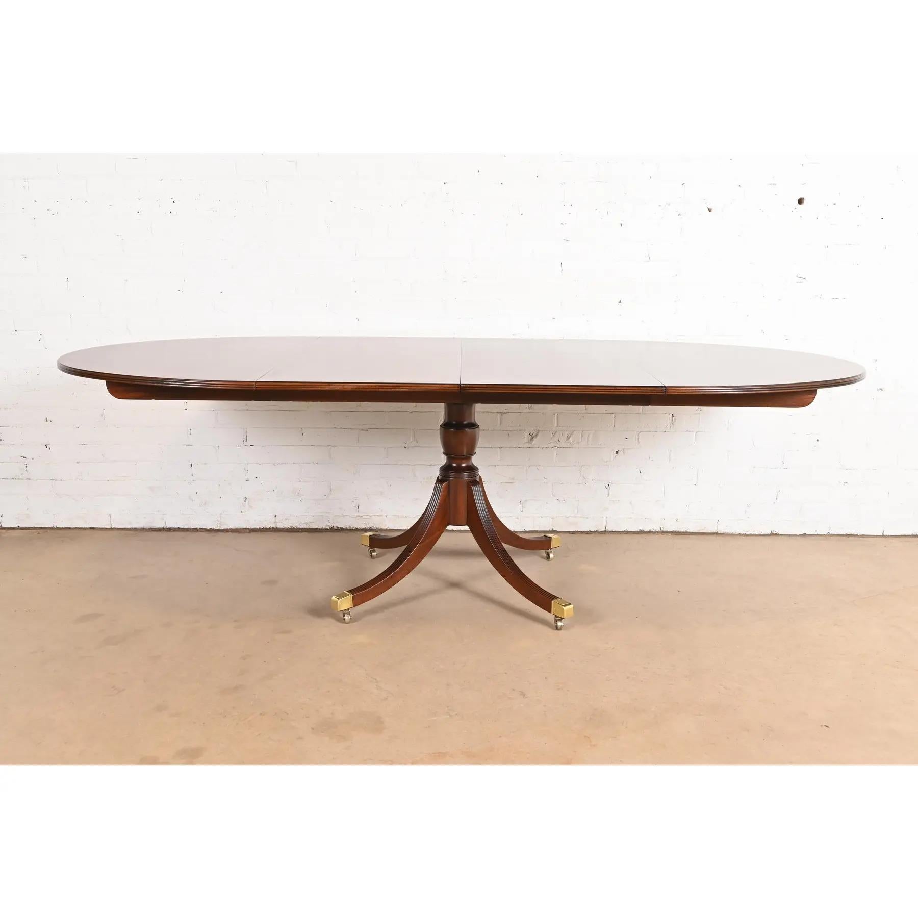 American Baker Furniture Historic Charleston Georgian Mahogany Dining Table, Refinished For Sale