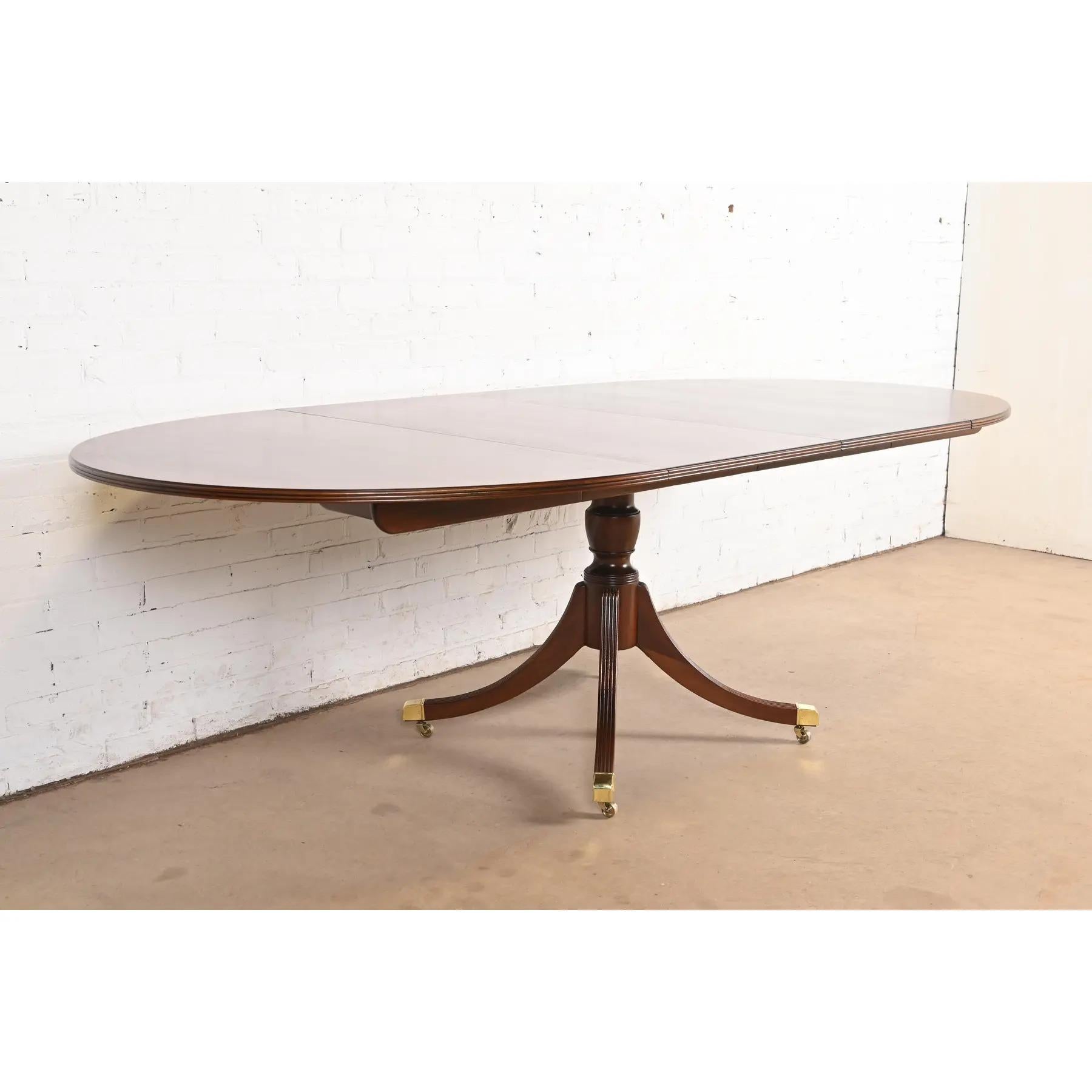 Late 20th Century Baker Furniture Historic Charleston Georgian Mahogany Dining Table, Refinished For Sale