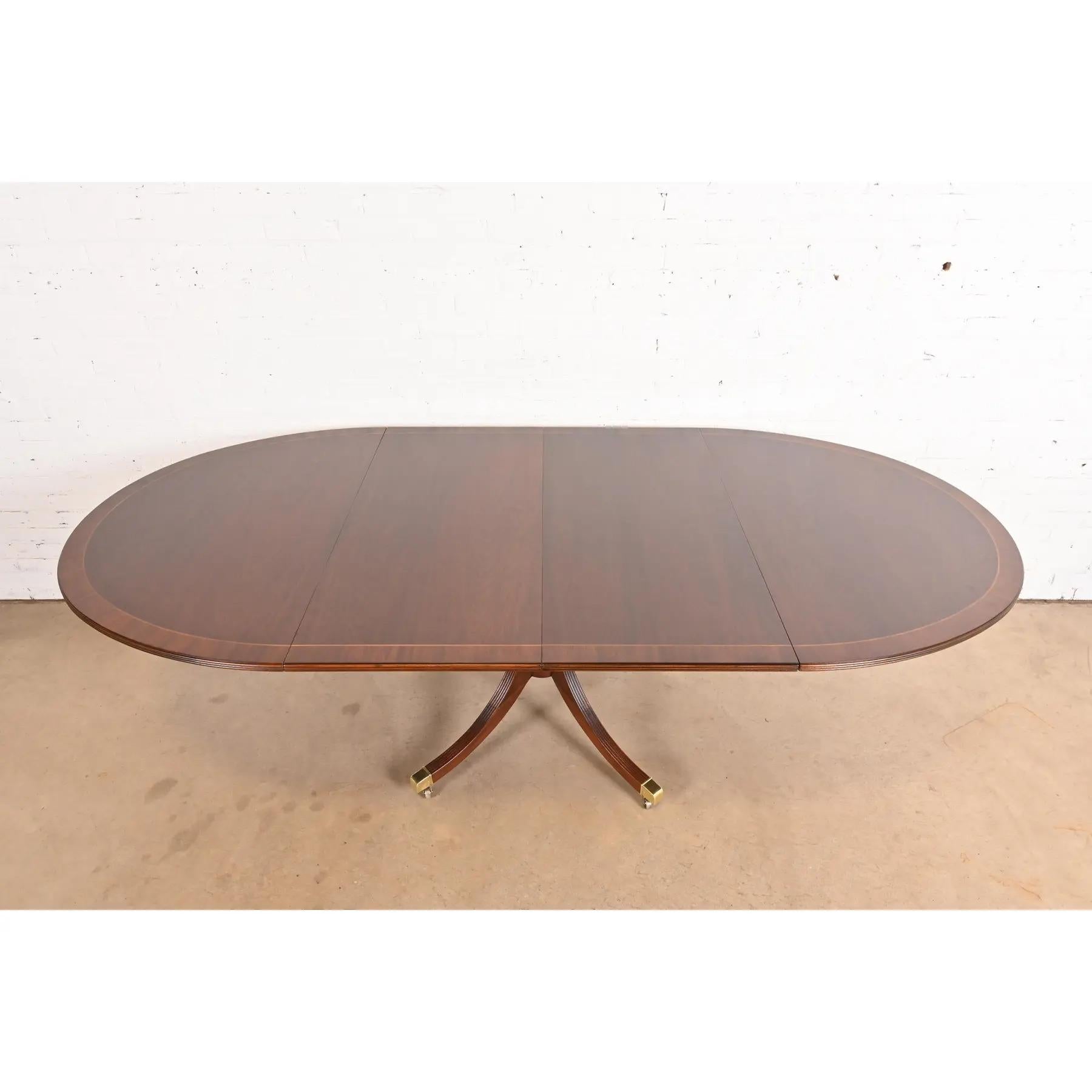Brass Baker Furniture Historic Charleston Georgian Mahogany Dining Table, Refinished For Sale