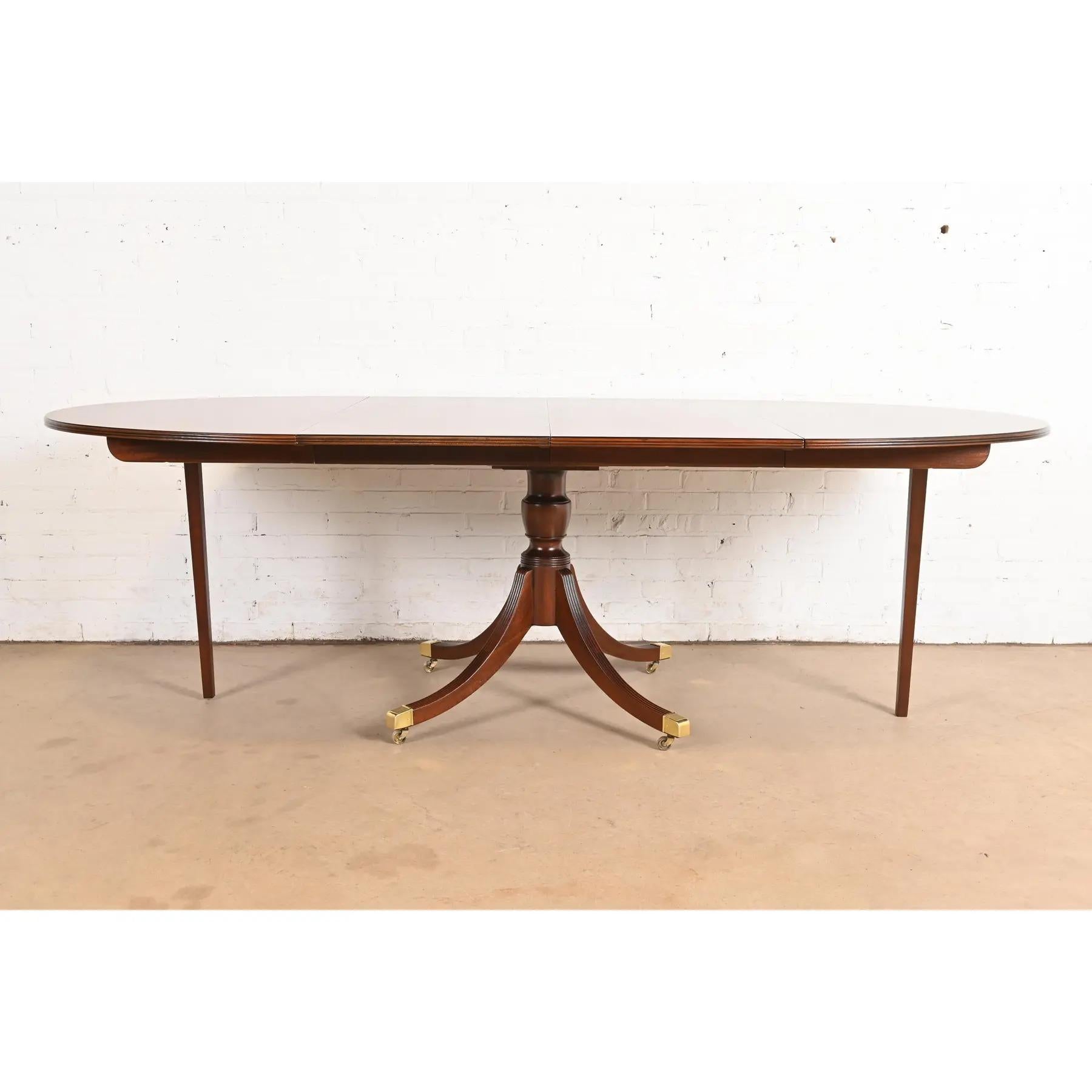 Baker Furniture Historic Charleston Georgian Mahogany Dining Table, Refinished For Sale 3