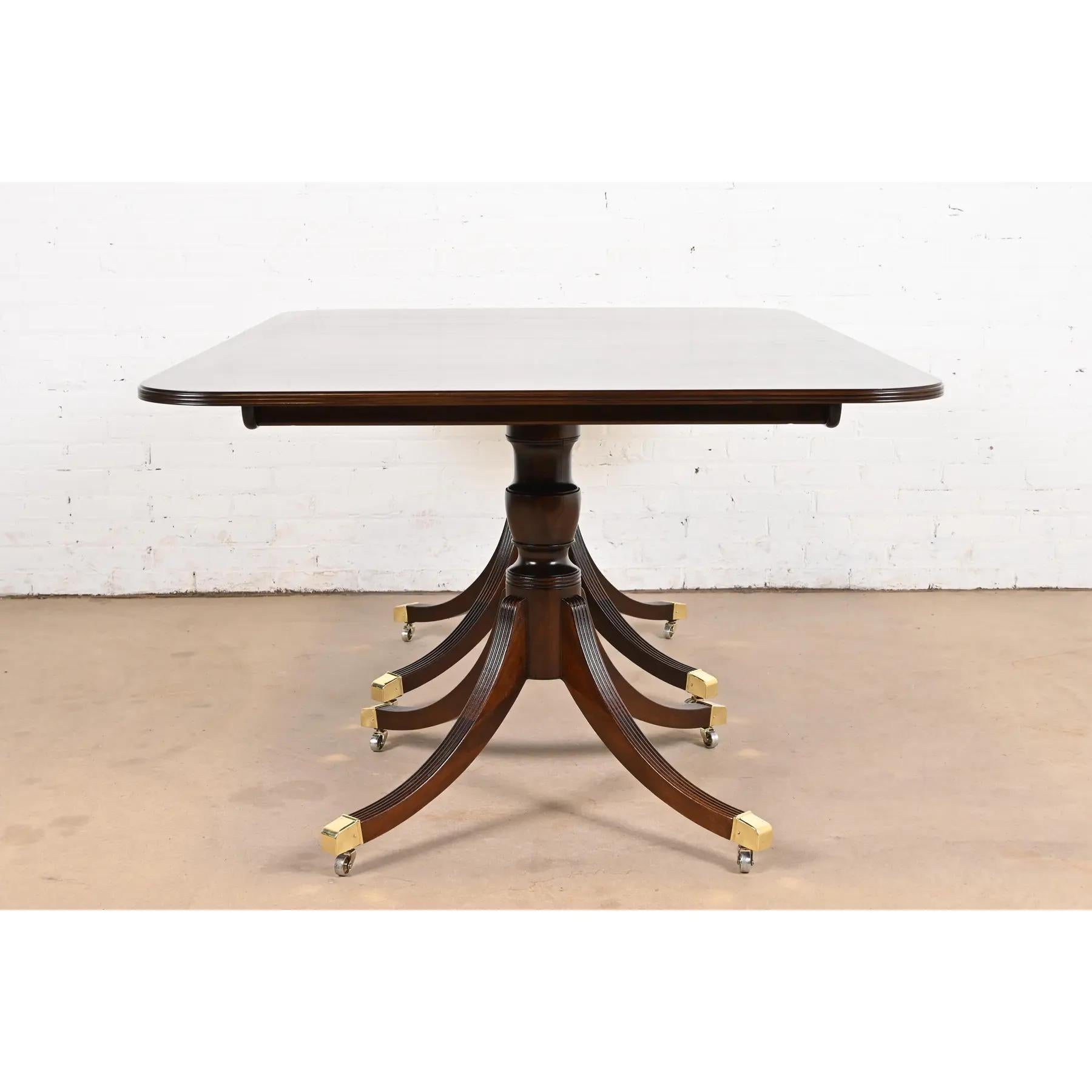 Table de salle à manger historique Charleston en acajou géorgien de Baker Furniture en vente 4