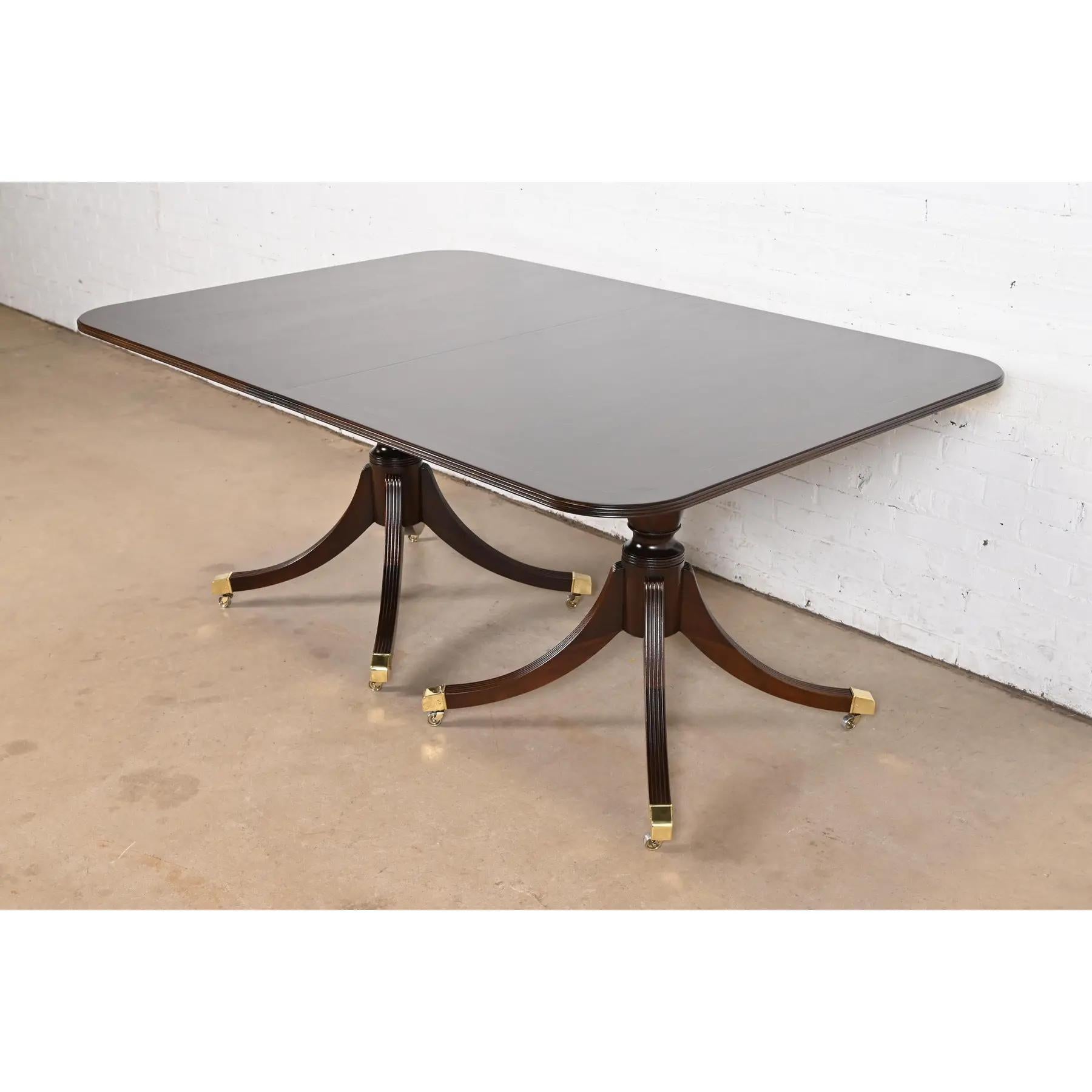 Table de salle à manger historique Charleston en acajou géorgien de Baker Furniture en vente 2