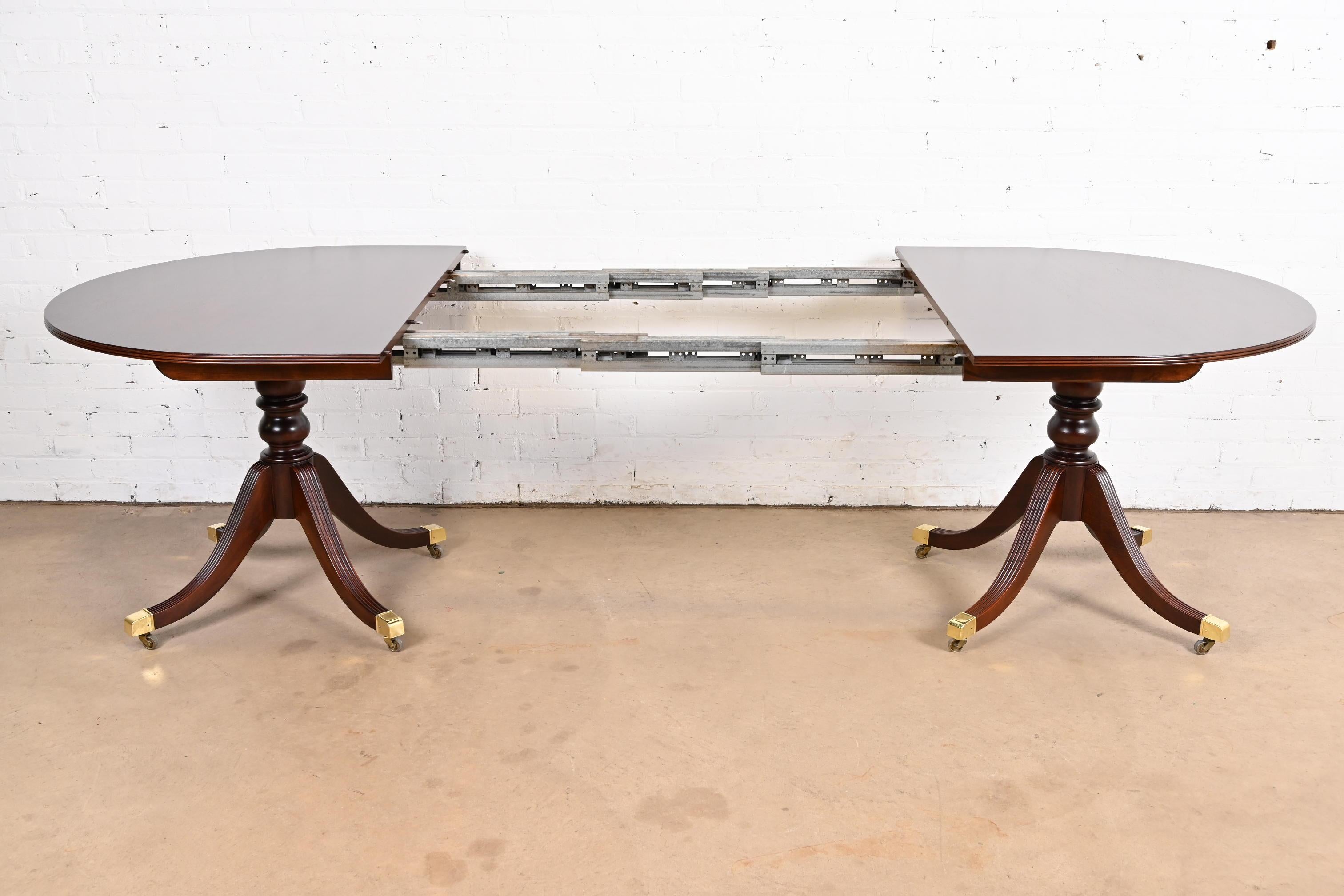 Brass Baker Furniture Historic Charleston Georgian Mahogany Double Pedestal Table