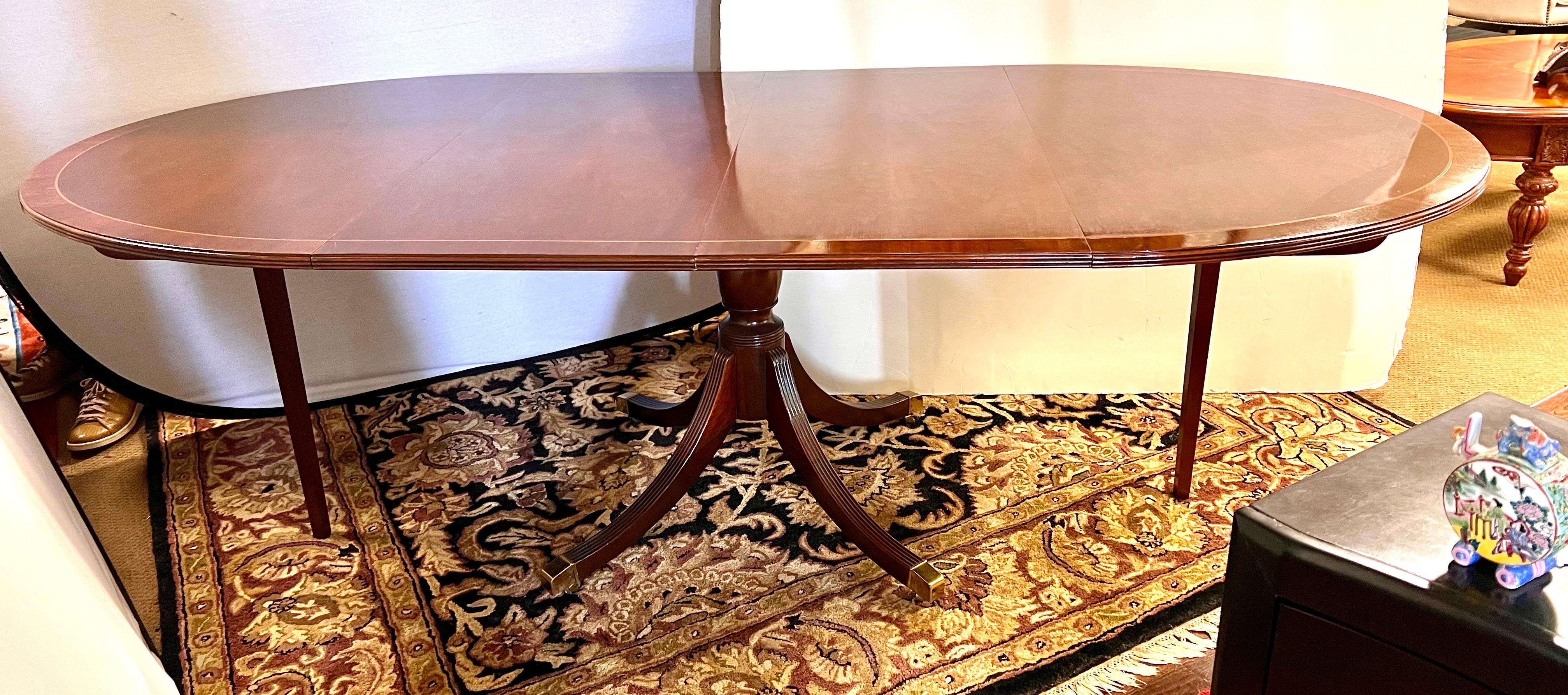 Brass Baker Furniture Historic Charleston Model Mahogany Inlay Round Oval Dining Table