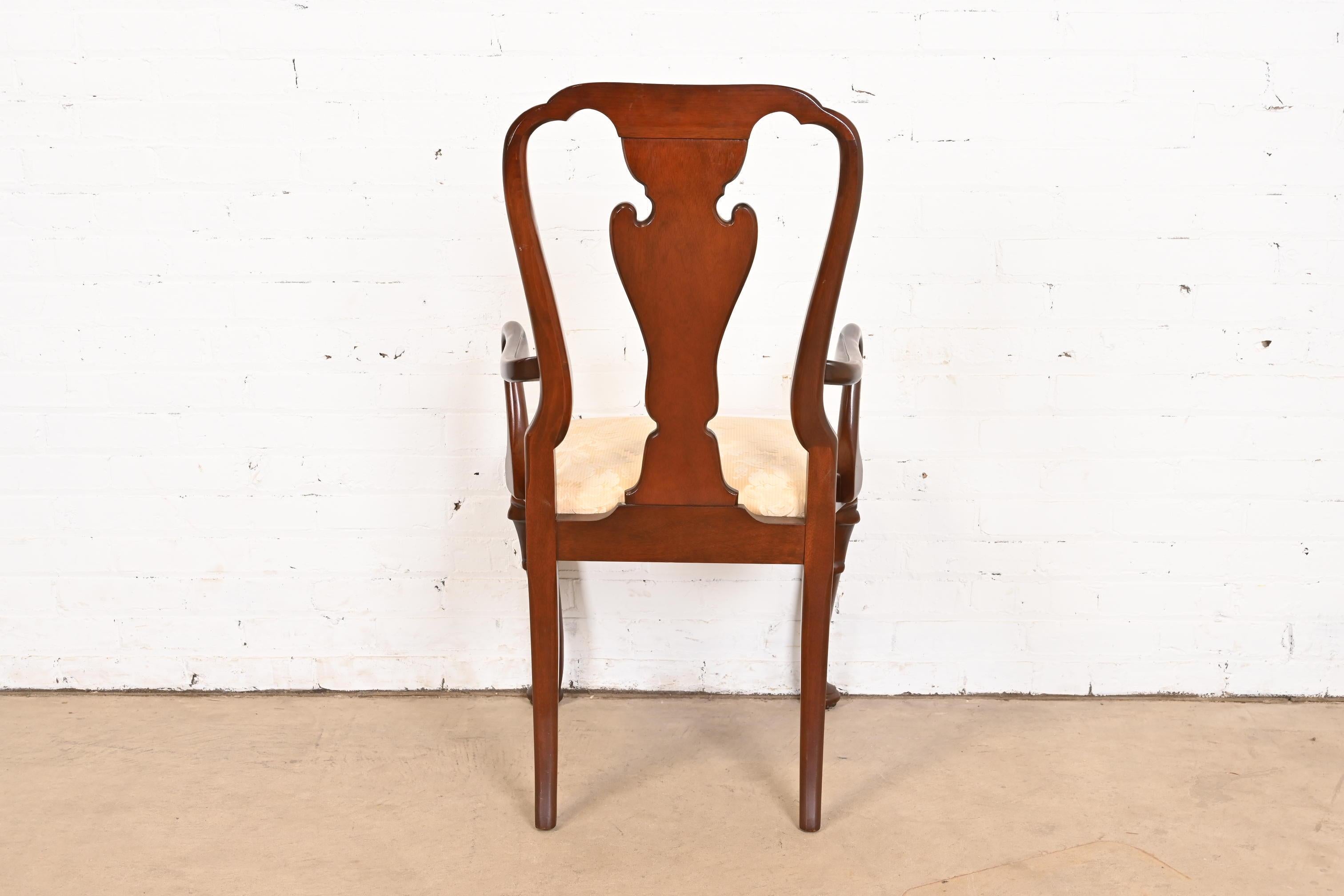 Baker Furniture Historic Charleston Queen Anne Carved Mahogany Dining Armchairs For Sale 4