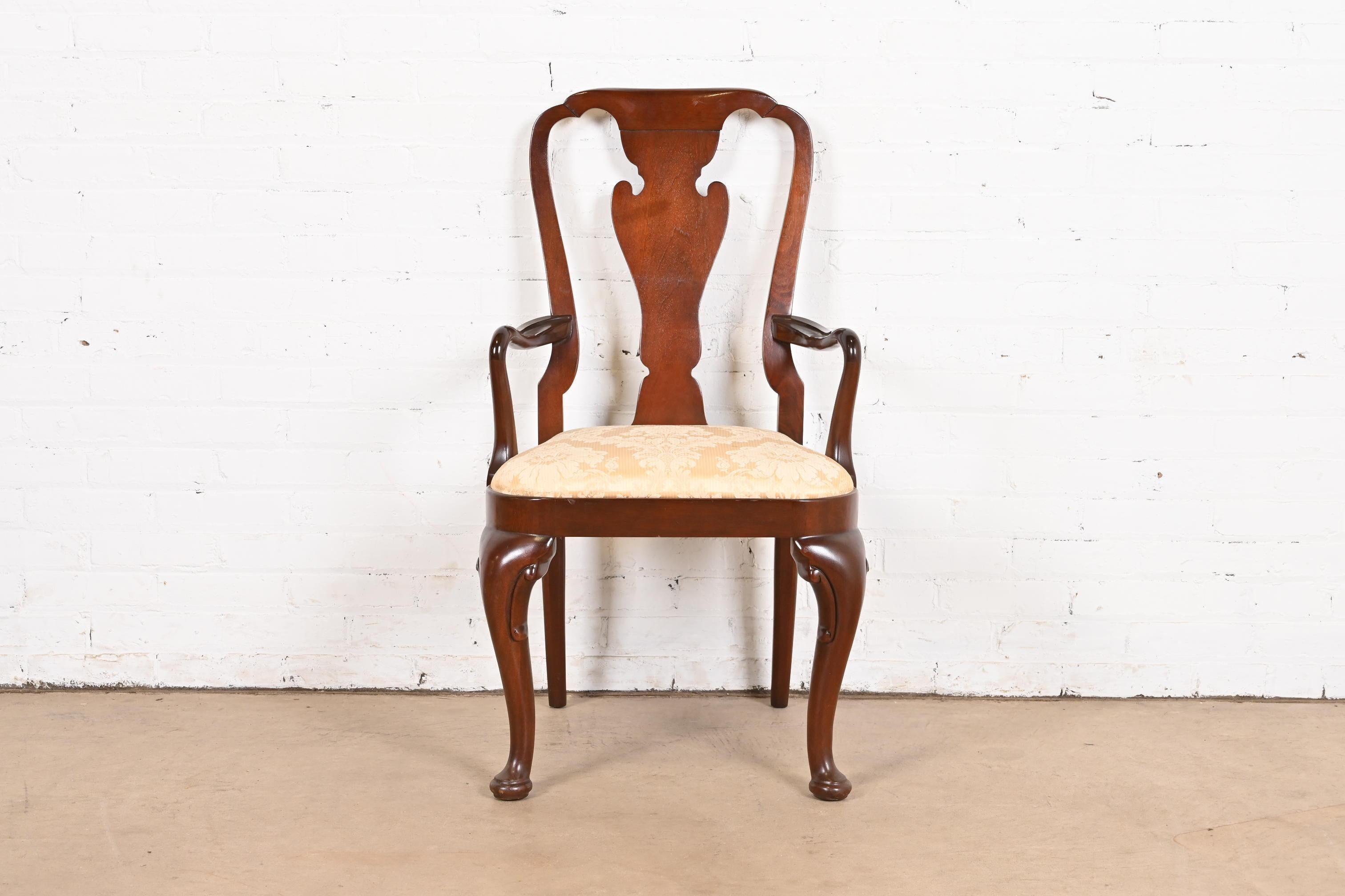 Baker Furniture Historic Charleston Queen Anne Carved Mahogany Dining Armchairs For Sale 1