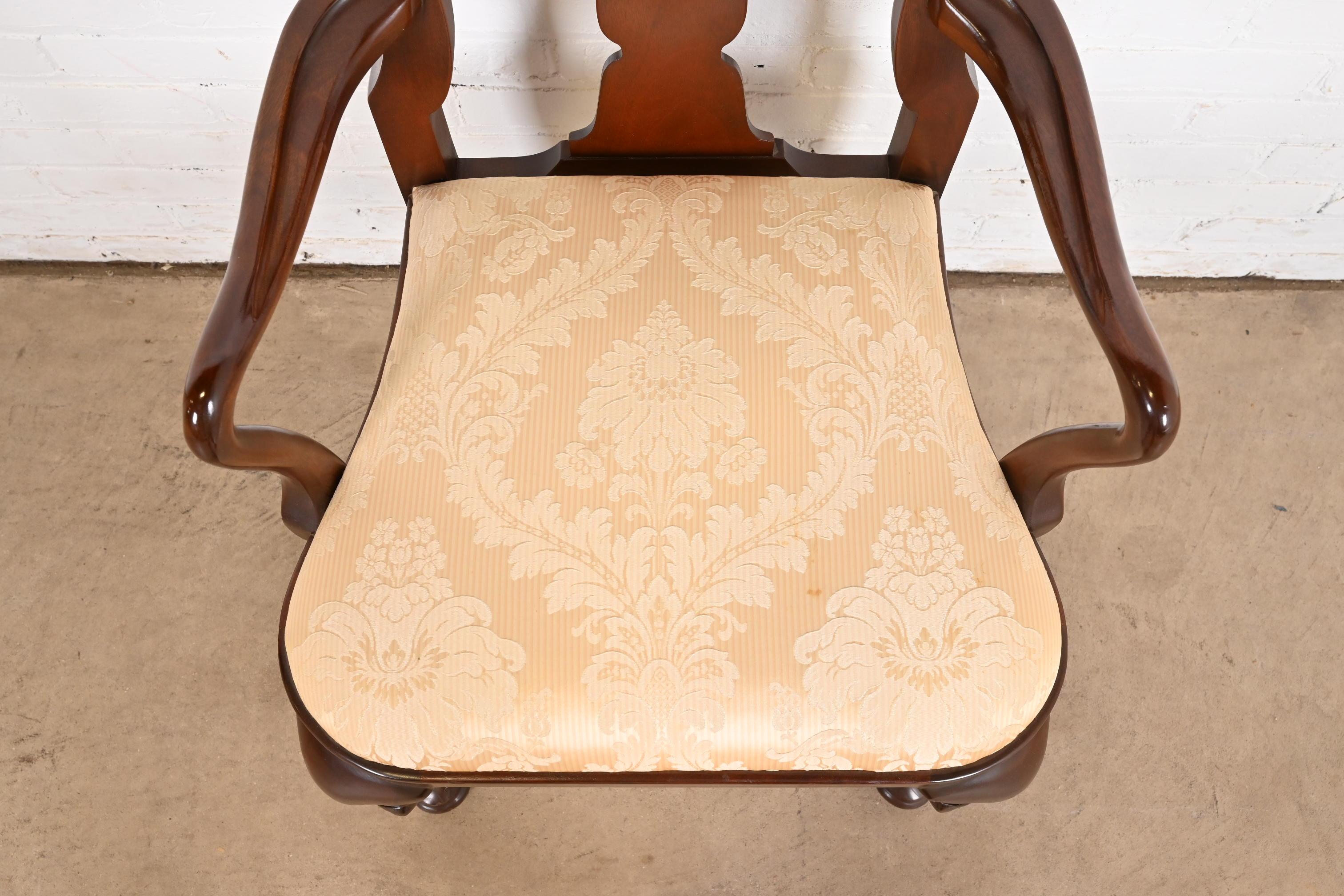 Baker Furniture Historic Charleston Queen Anne Carved Mahogany Dining Armchairs For Sale 3