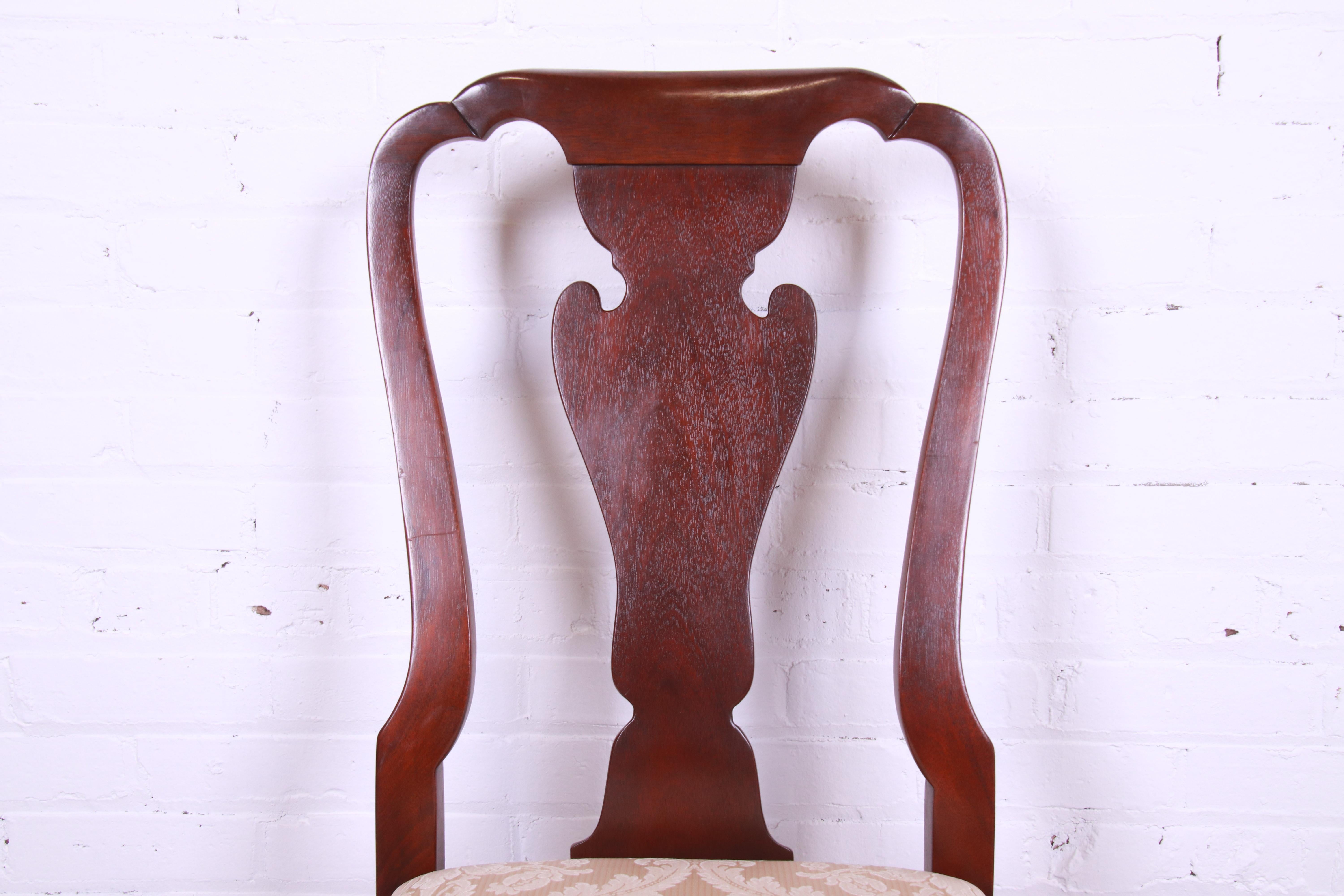 Baker Furniture Historic Charleston Queen Anne Carved Mahogany Dining Chairs For Sale 4