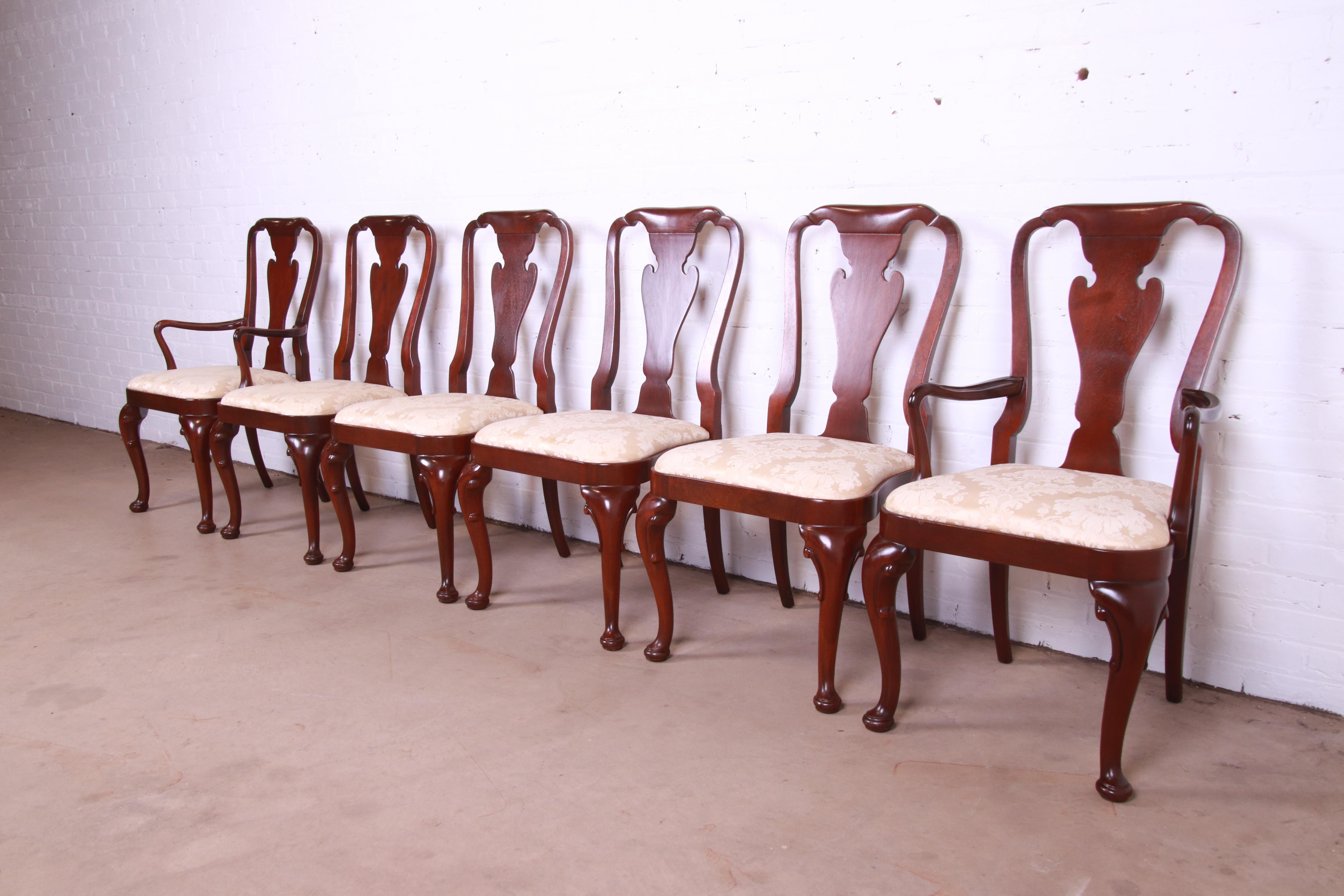 20th Century Baker Furniture Historic Charleston Queen Anne Carved Mahogany Dining Chairs For Sale