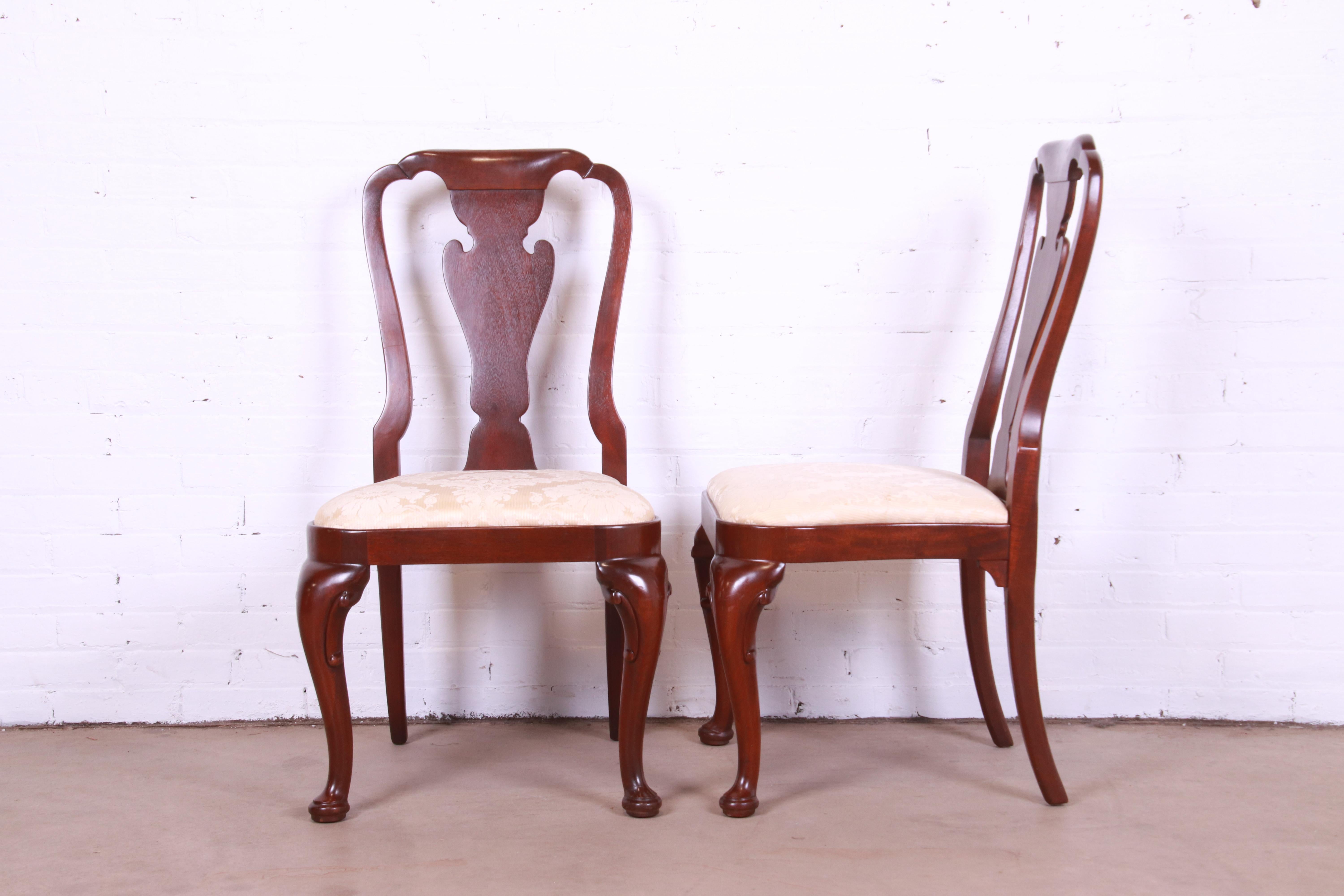 Baker Furniture Historic Charleston Queen Anne Carved Mahogany Dining Chairs For Sale 3