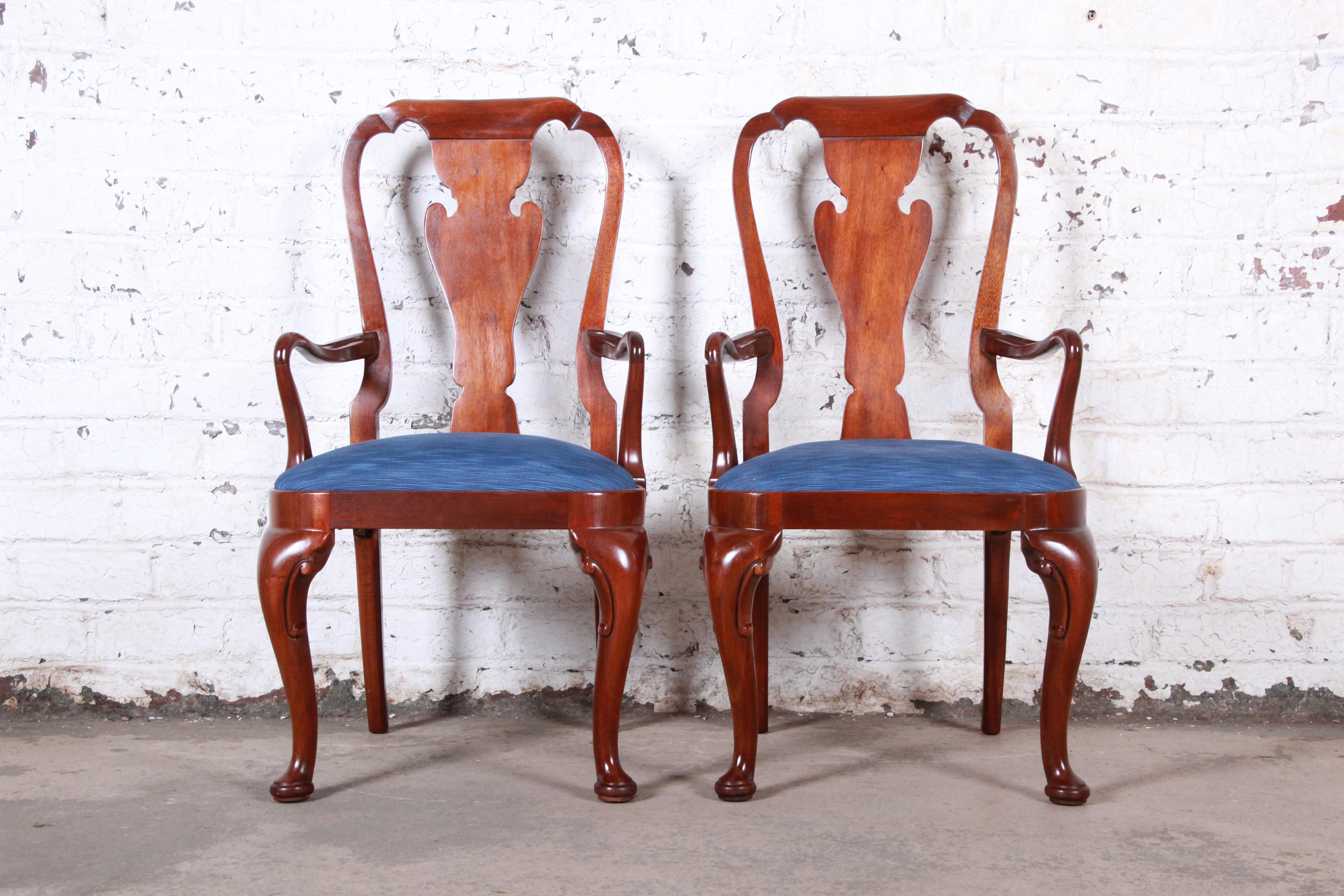 Baker Furniture Historic Charleston Queen Anne Mahogany Dining Chairs, Set of 10 In Good Condition In South Bend, IN