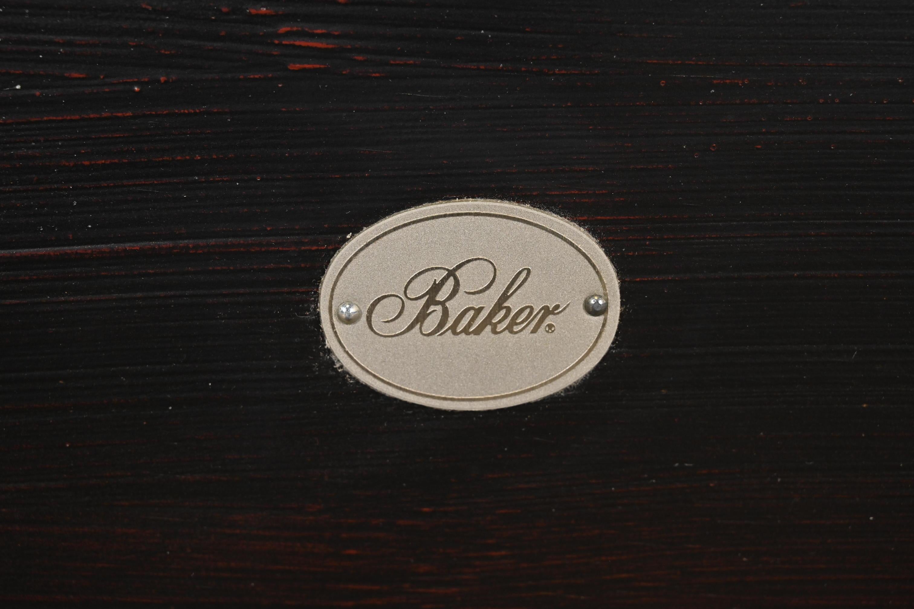 Baker Furniture Hollywood Regency Chinoiserie Ebonized King Size Bed (lit king size) en vente 4