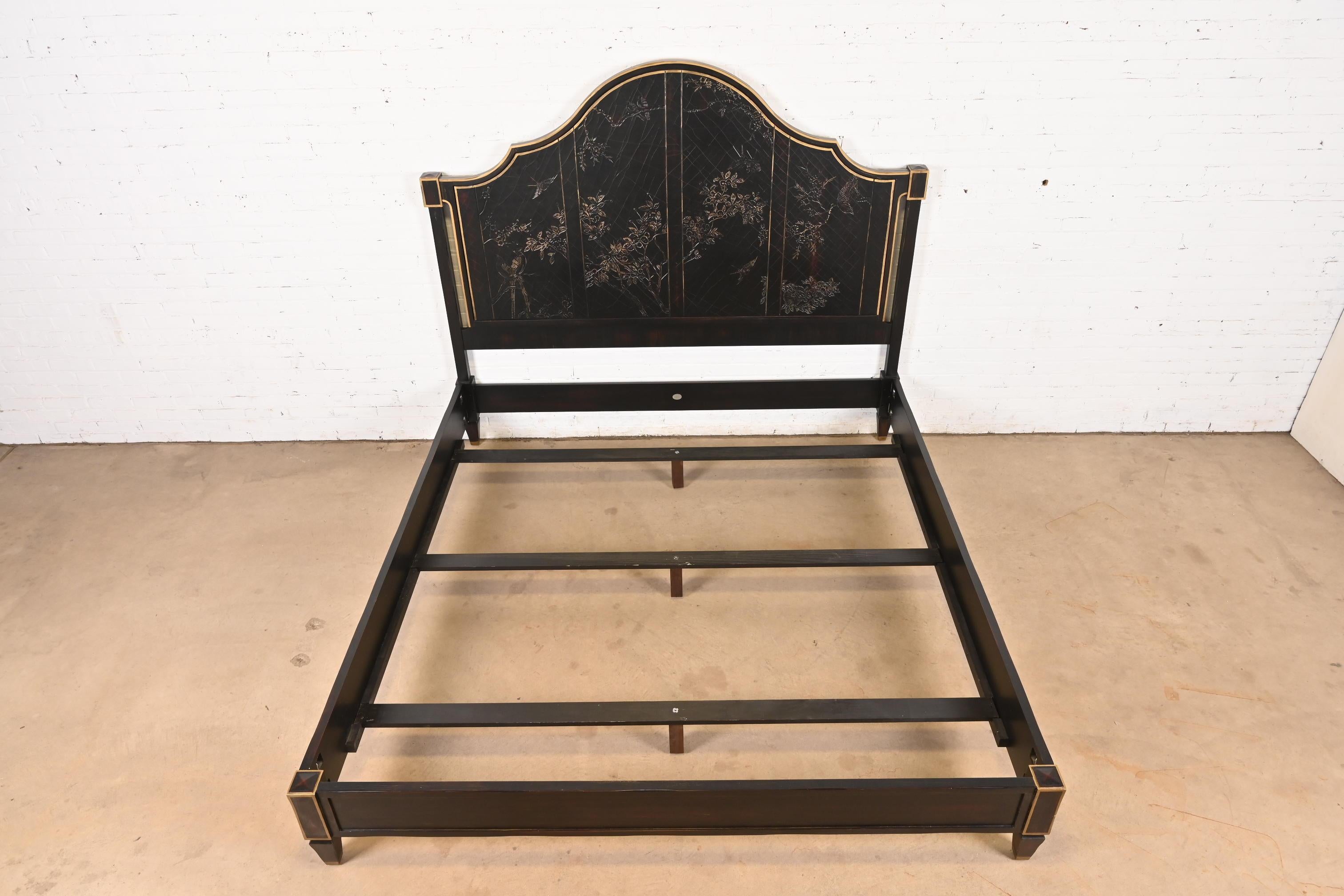 Bois doré Baker Furniture Hollywood Regency Chinoiserie Ebonized King Size Bed (lit king size) en vente