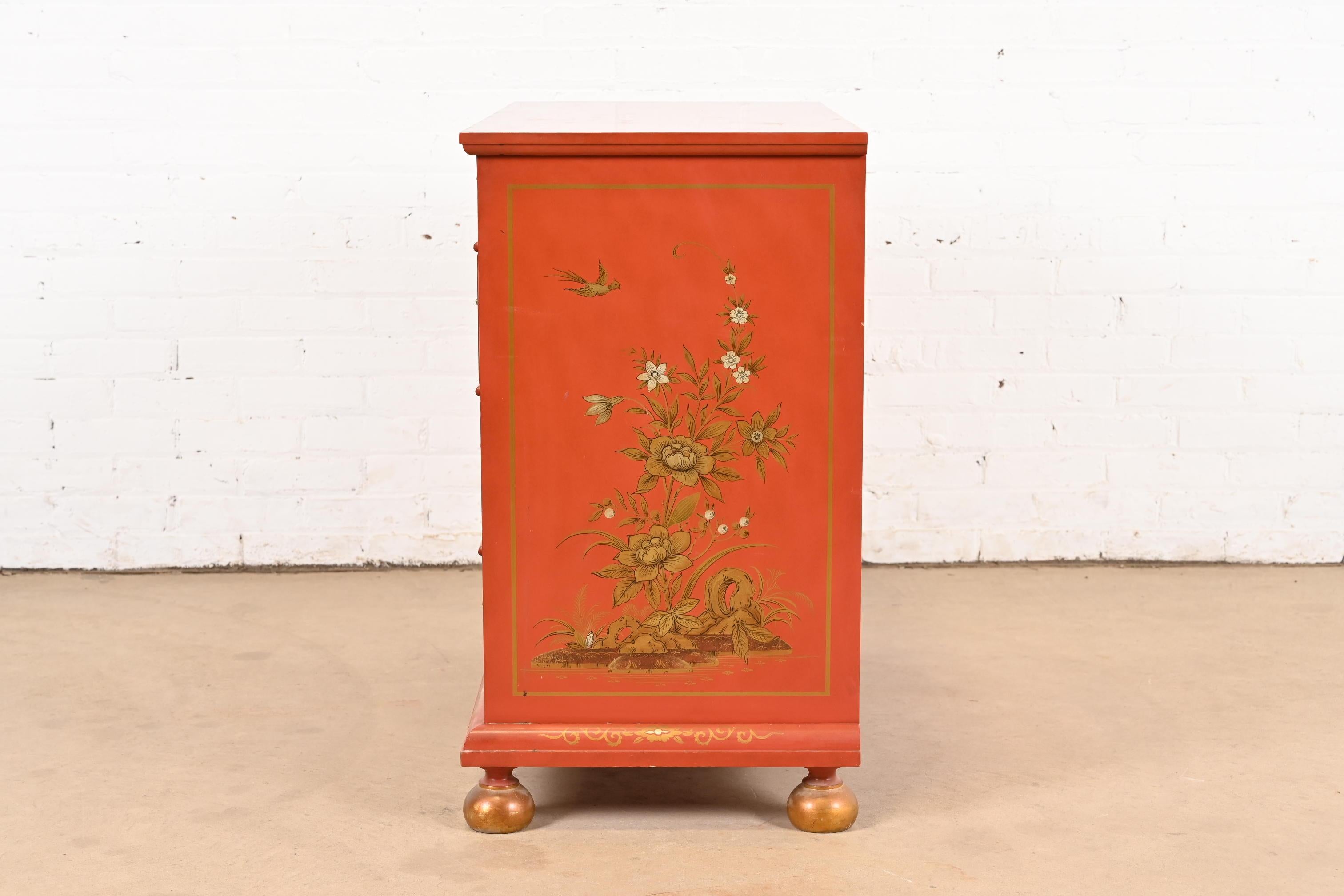 Cassettiera laccata rossa Baker Furniture Hollywood Regency Chinoiserie in vendita 4