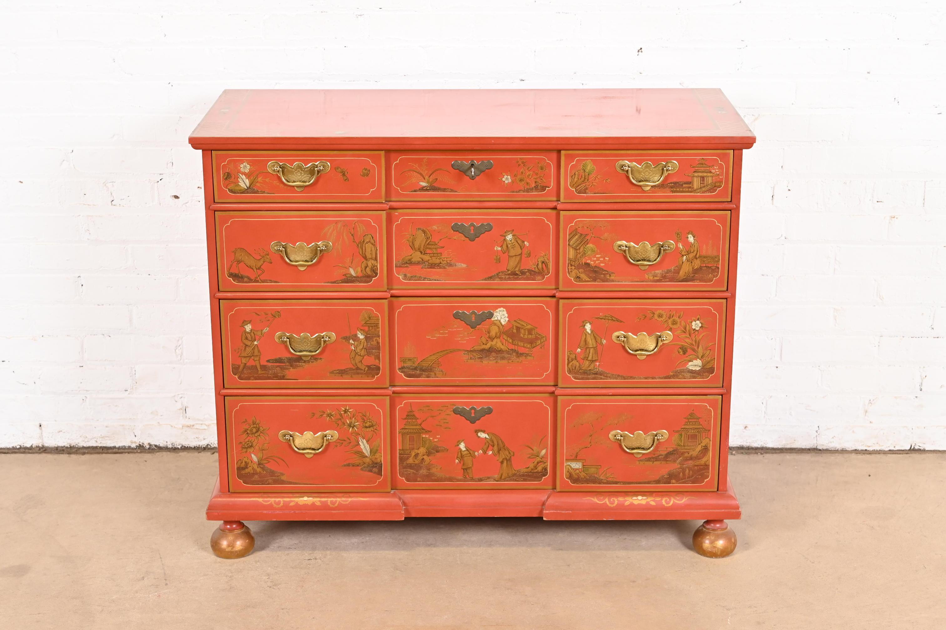Cineserie Cassettiera laccata rossa Baker Furniture Hollywood Regency Chinoiserie in vendita