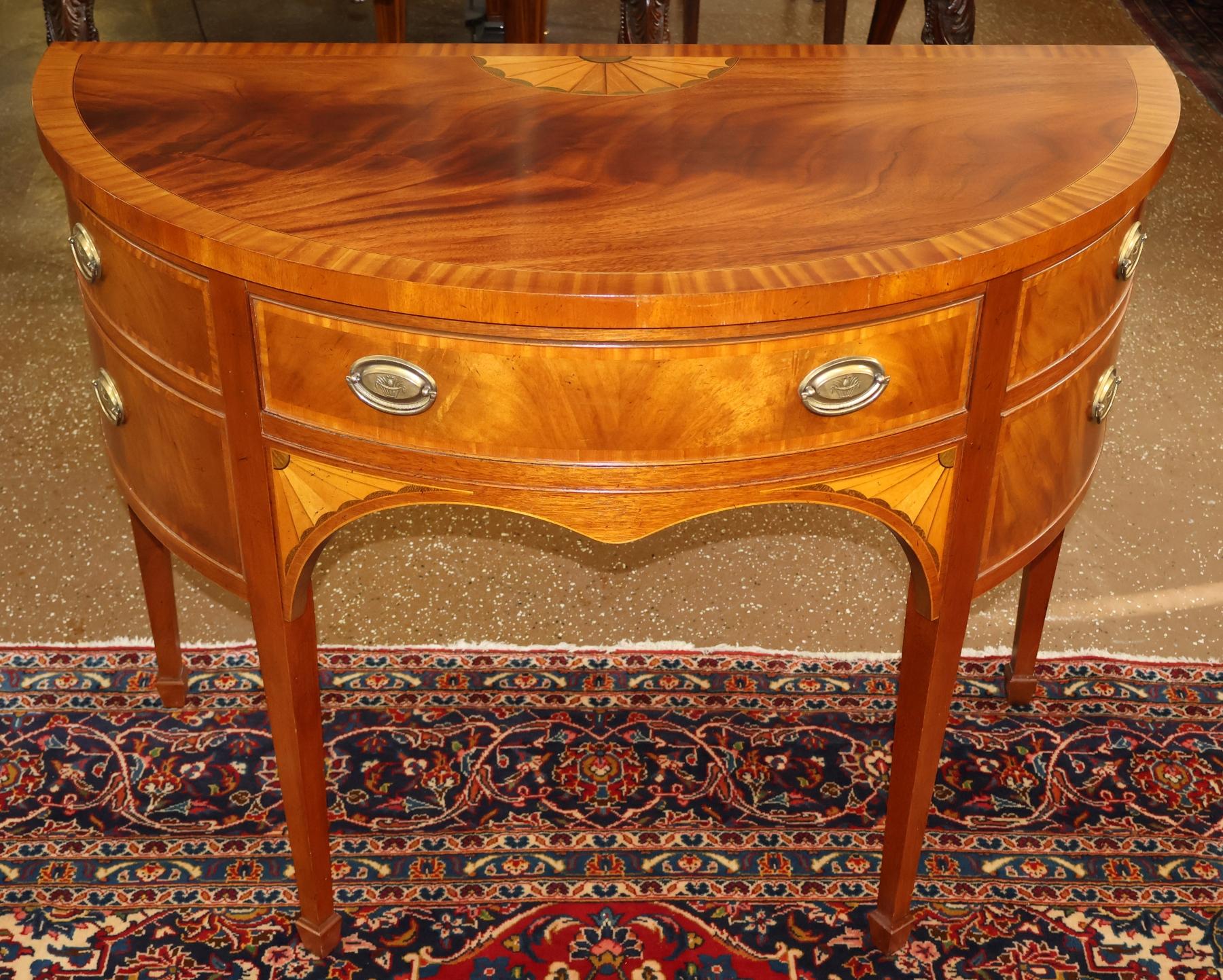 Baker Furniture Inlaid Mahogany Federal Style Demilune Sideboard Buffet Server en venta 4