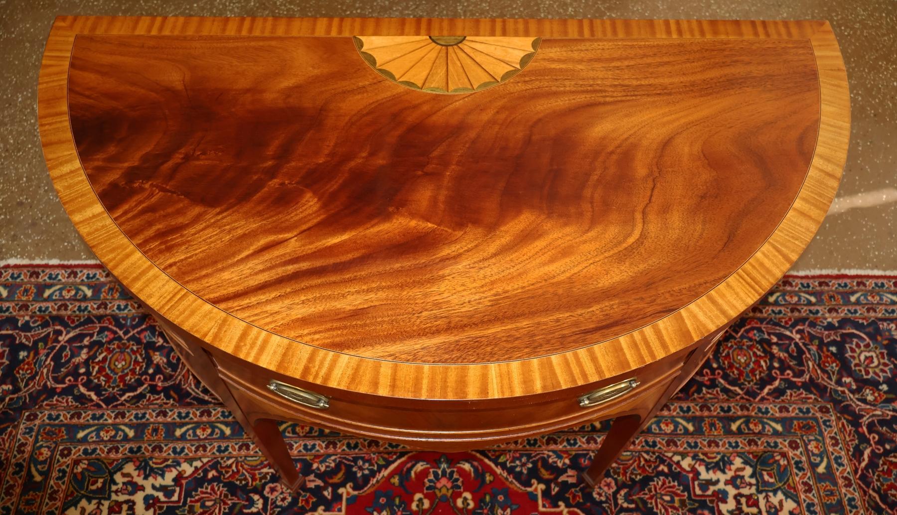 Baker Furniture Inlaid Mahogany Federal Style Demilune Sideboard Buffet Server en venta 6